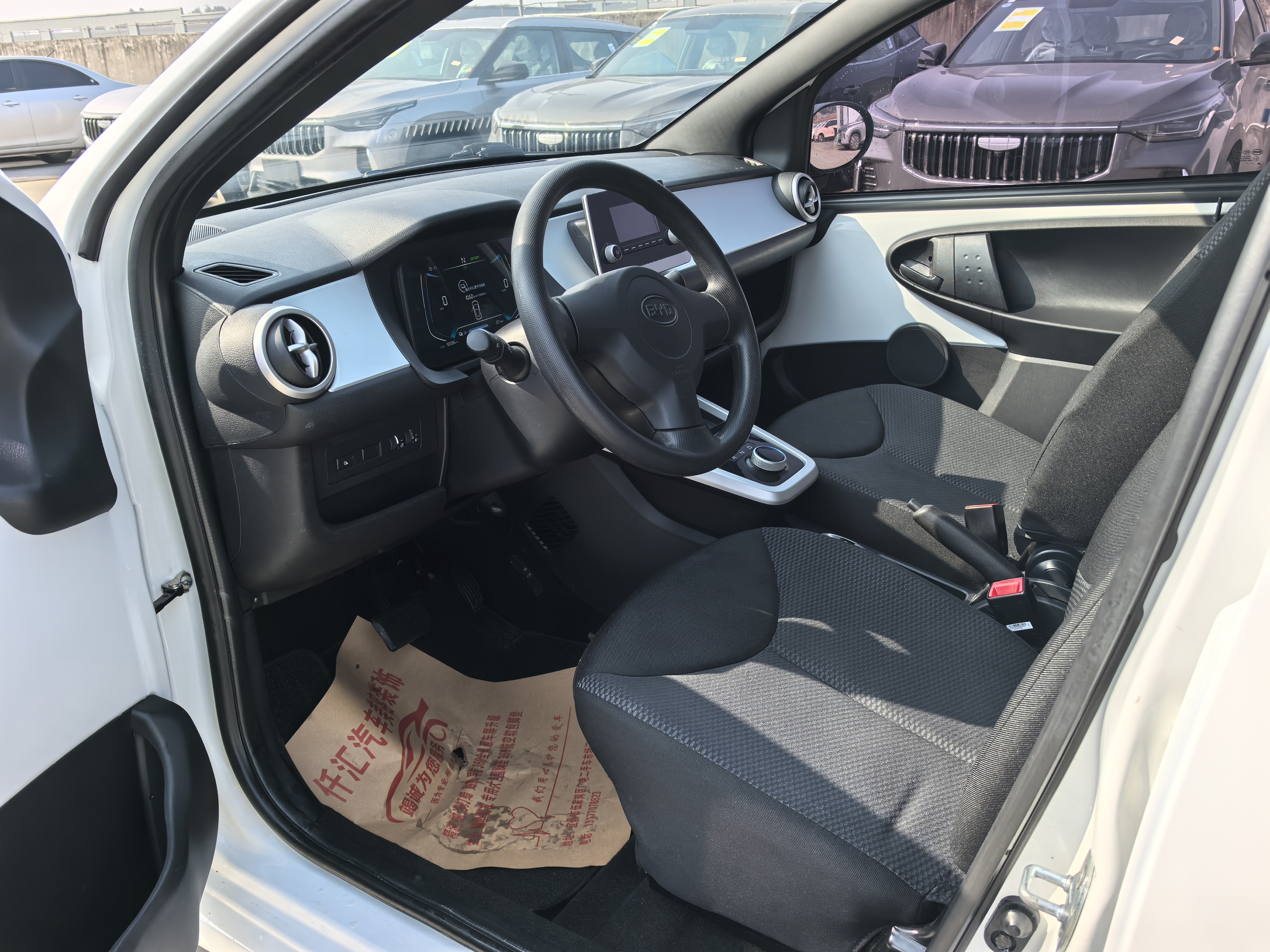 BYD e1 2019 #9 BYD e1 2019 car image #9