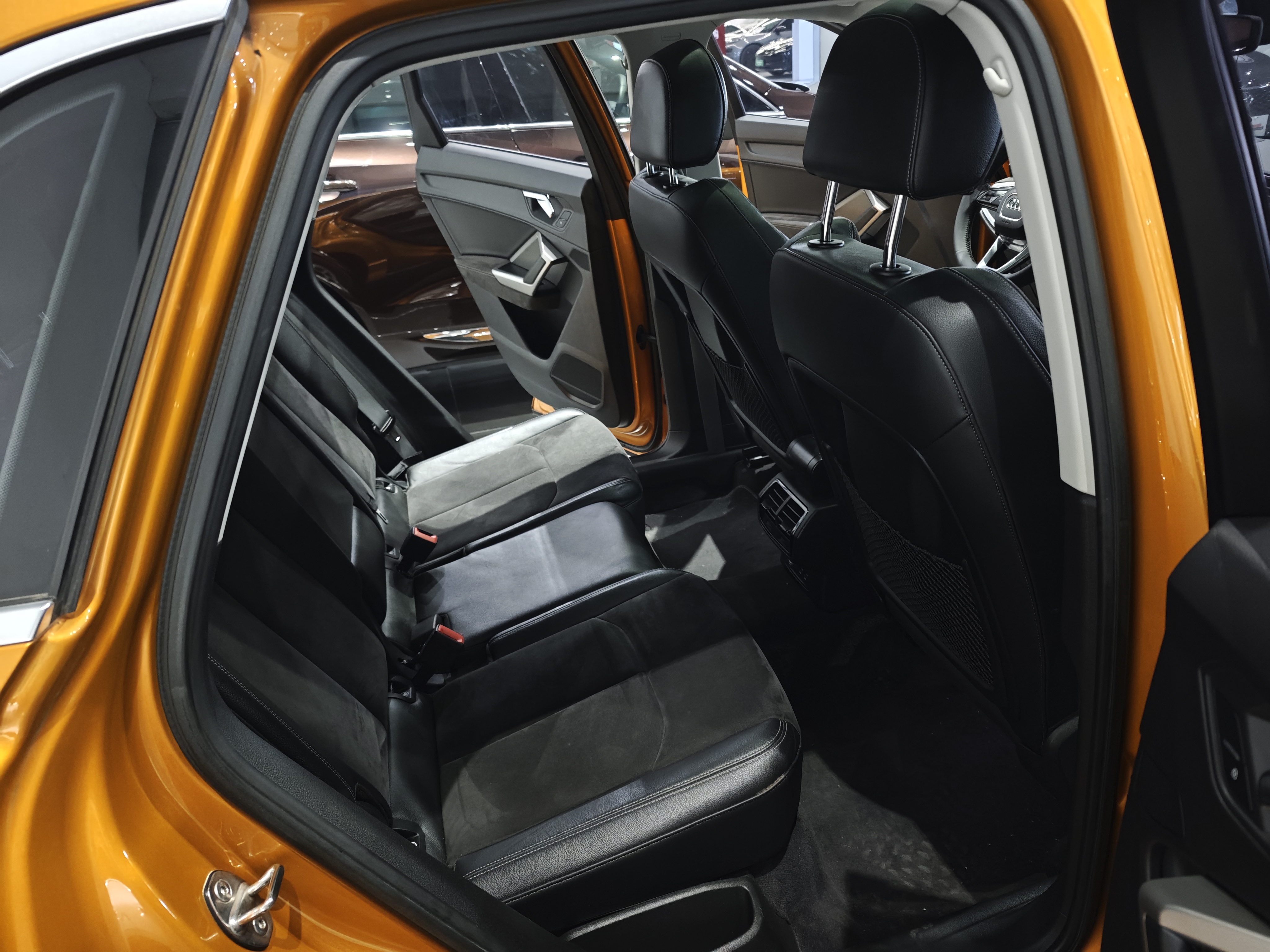Audi Q3 2019 #9 Audi Q3 2019 car image #9