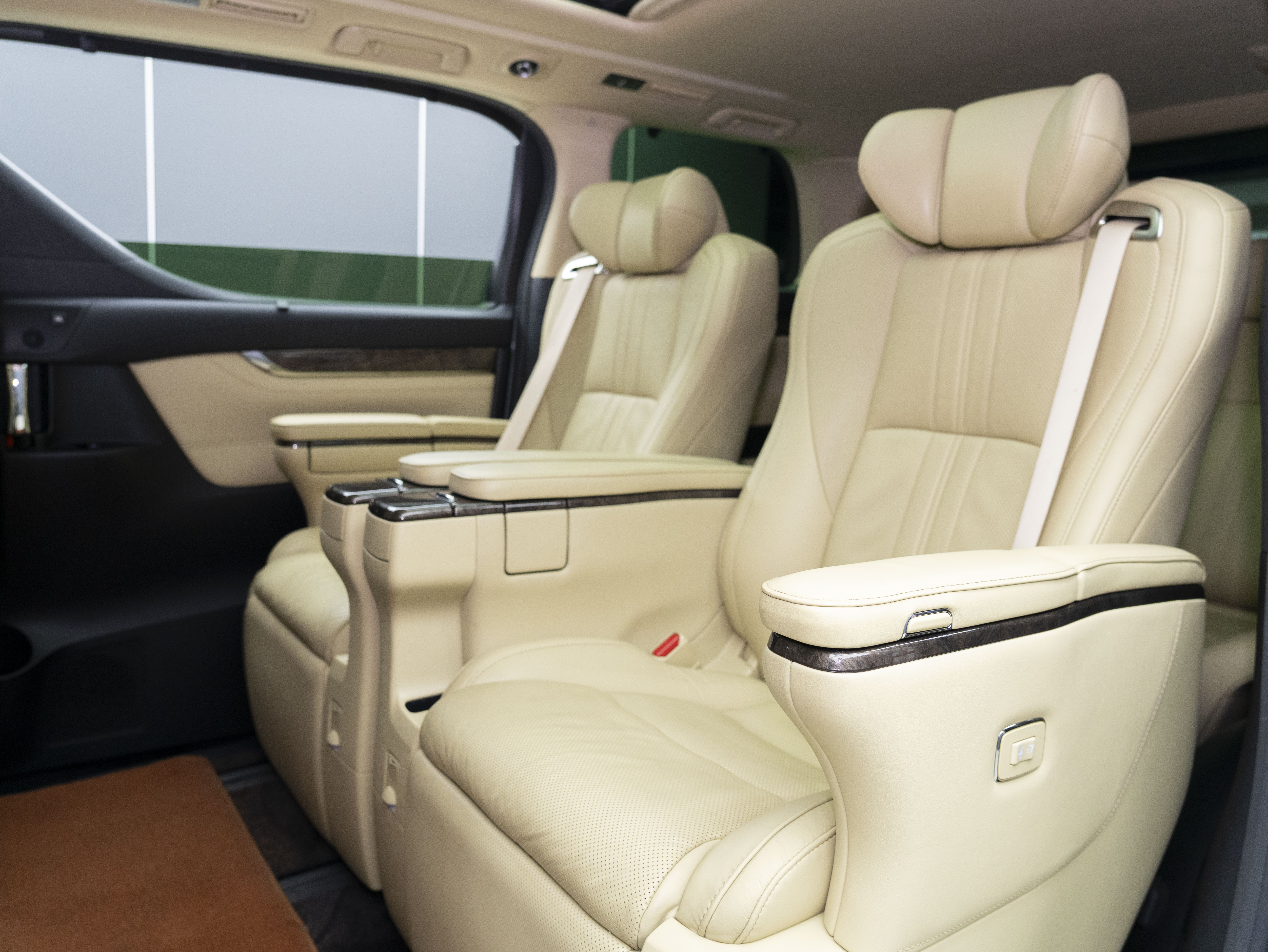 Toyota Vellfire 2020 immagine di auto #9