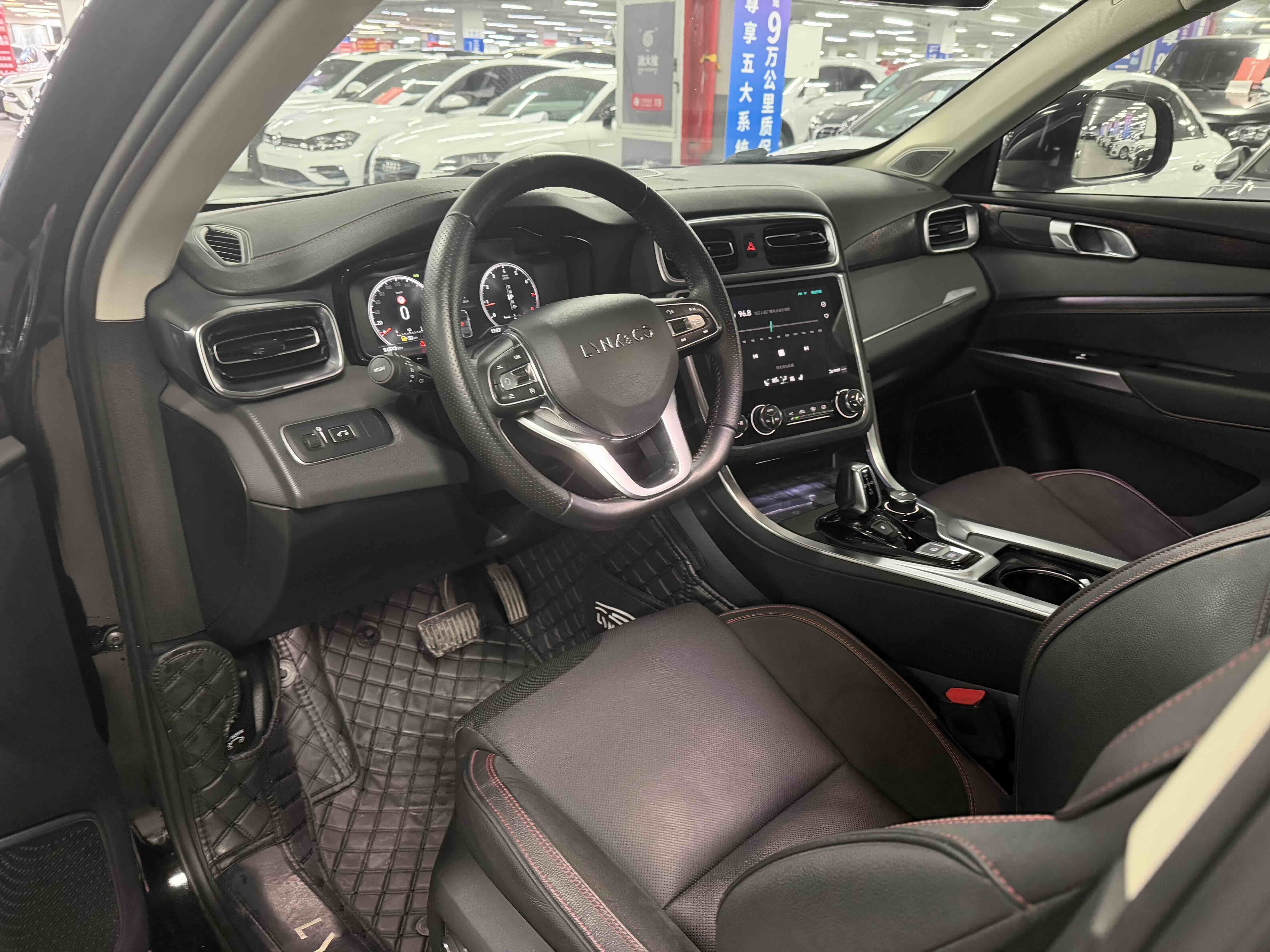 Lynk & Co 2019 car image #9