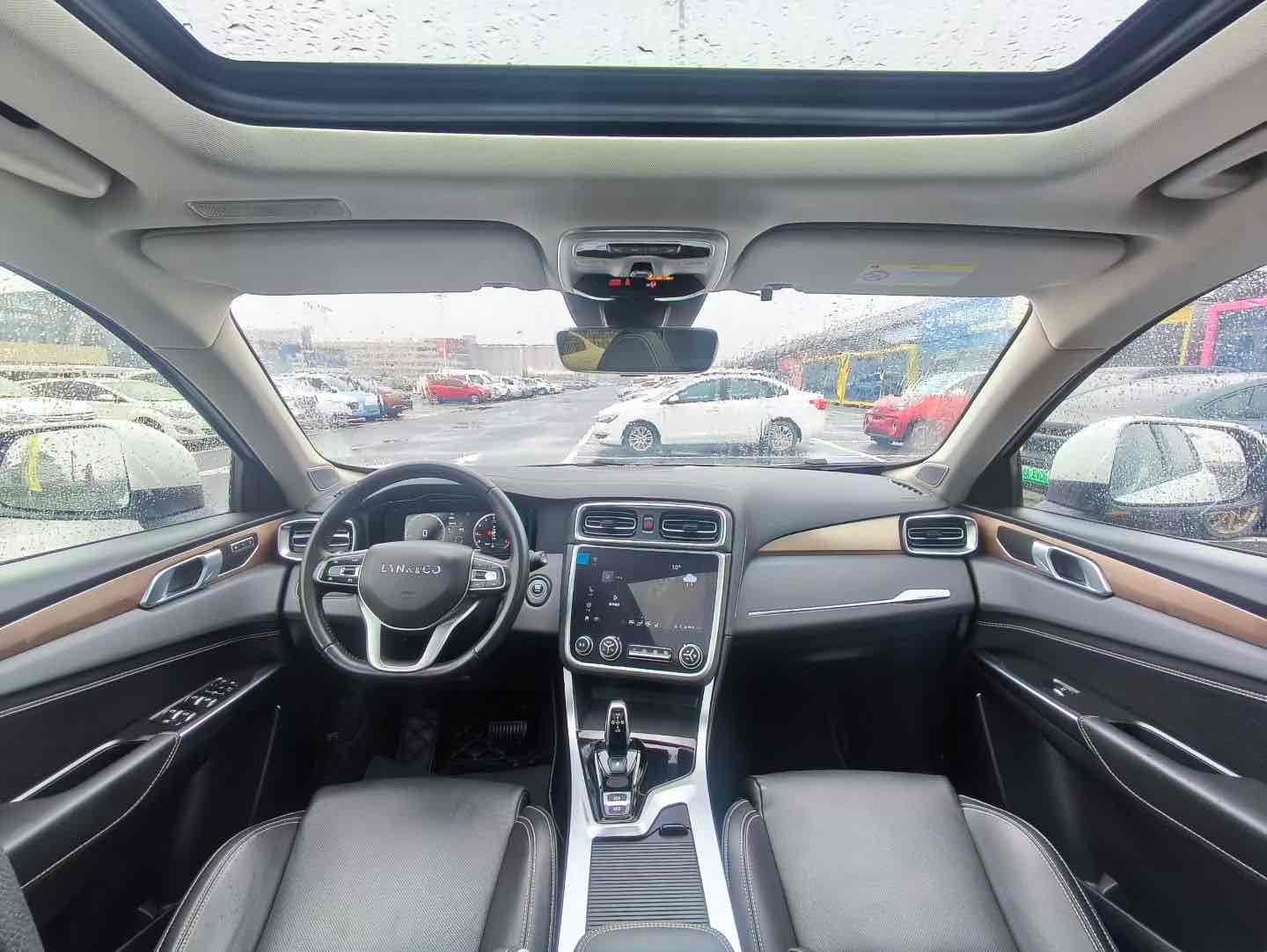 Lynk & Co 2019 car image #9