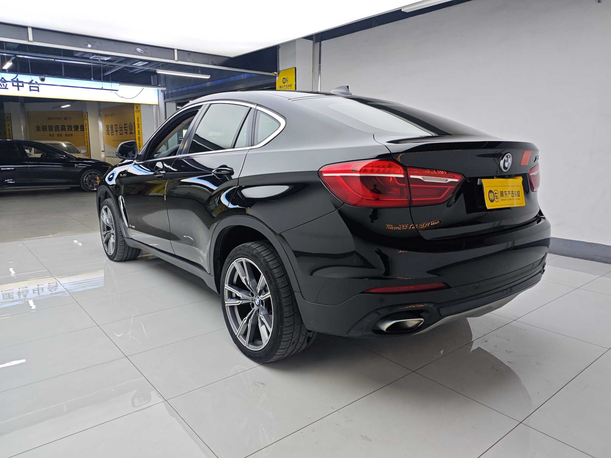 BMW 2019 car image #9