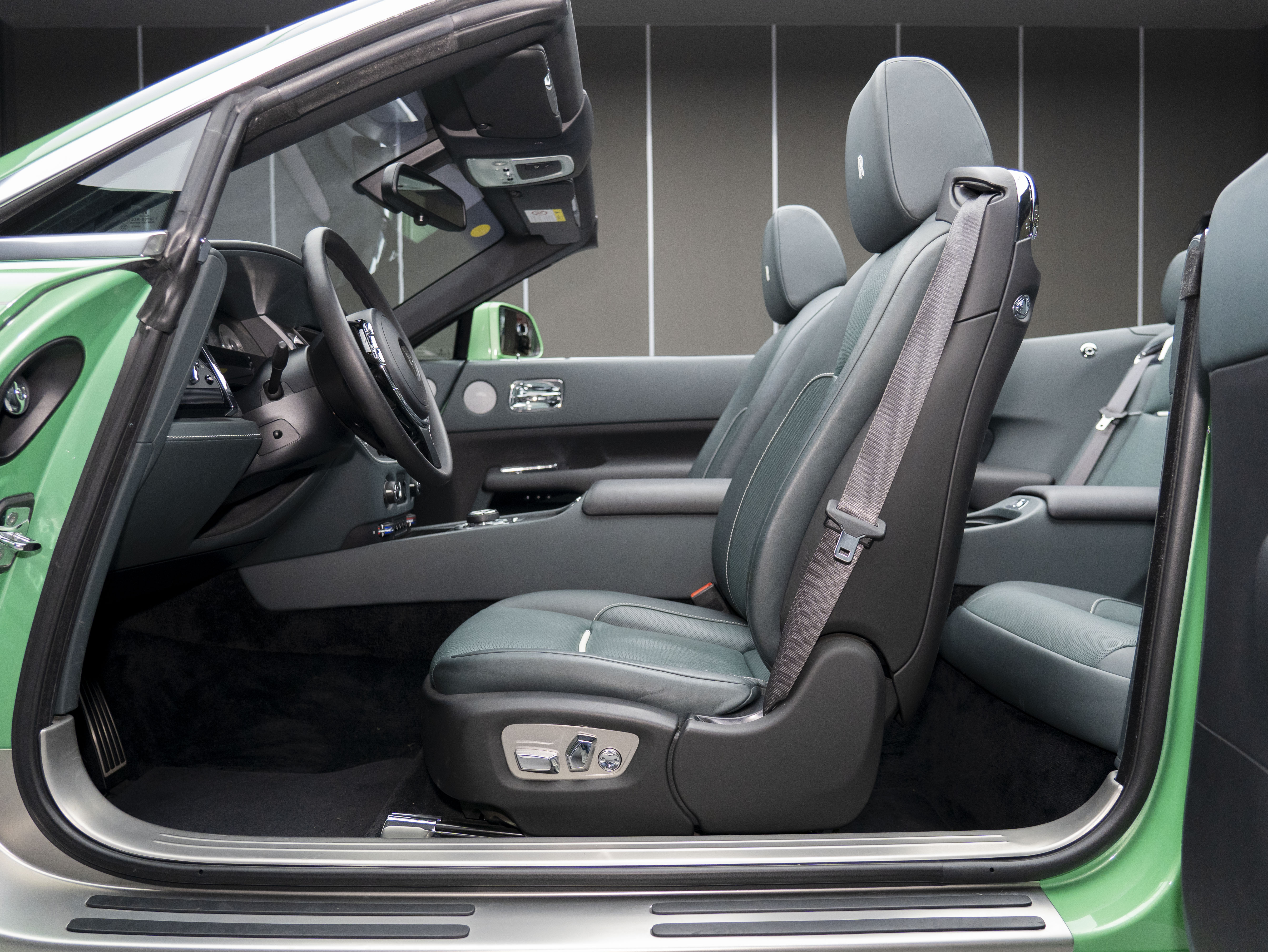 Rolls-Royce Dawn 2019 car image #9