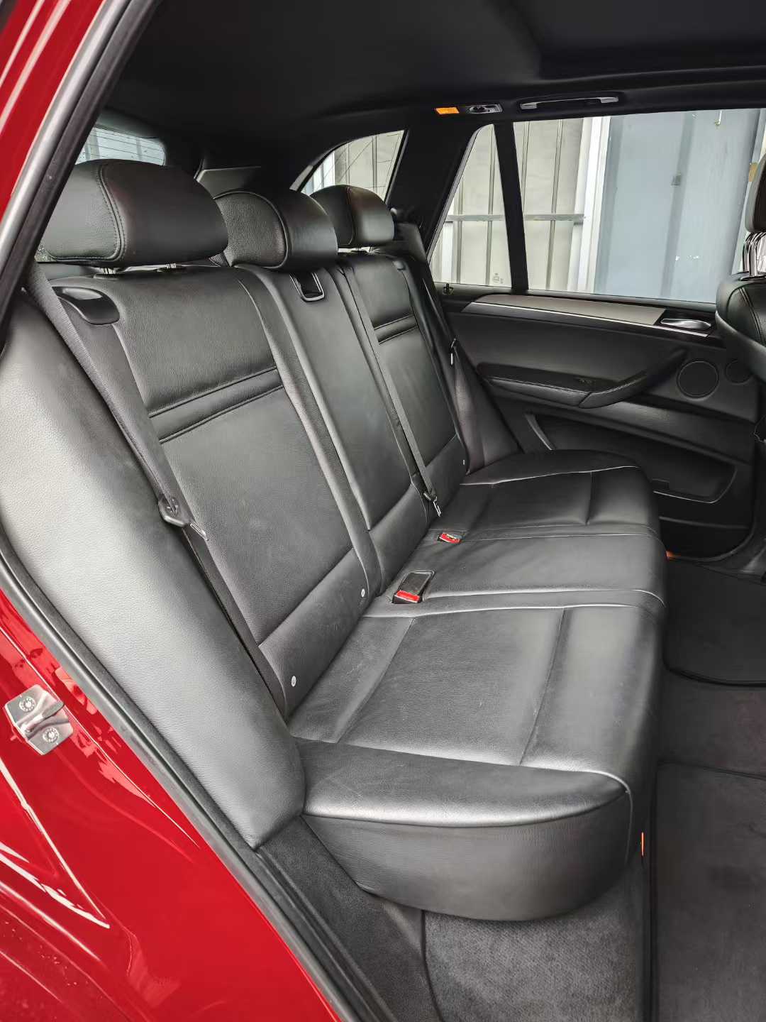 BMW X5 M 2011 car image #9