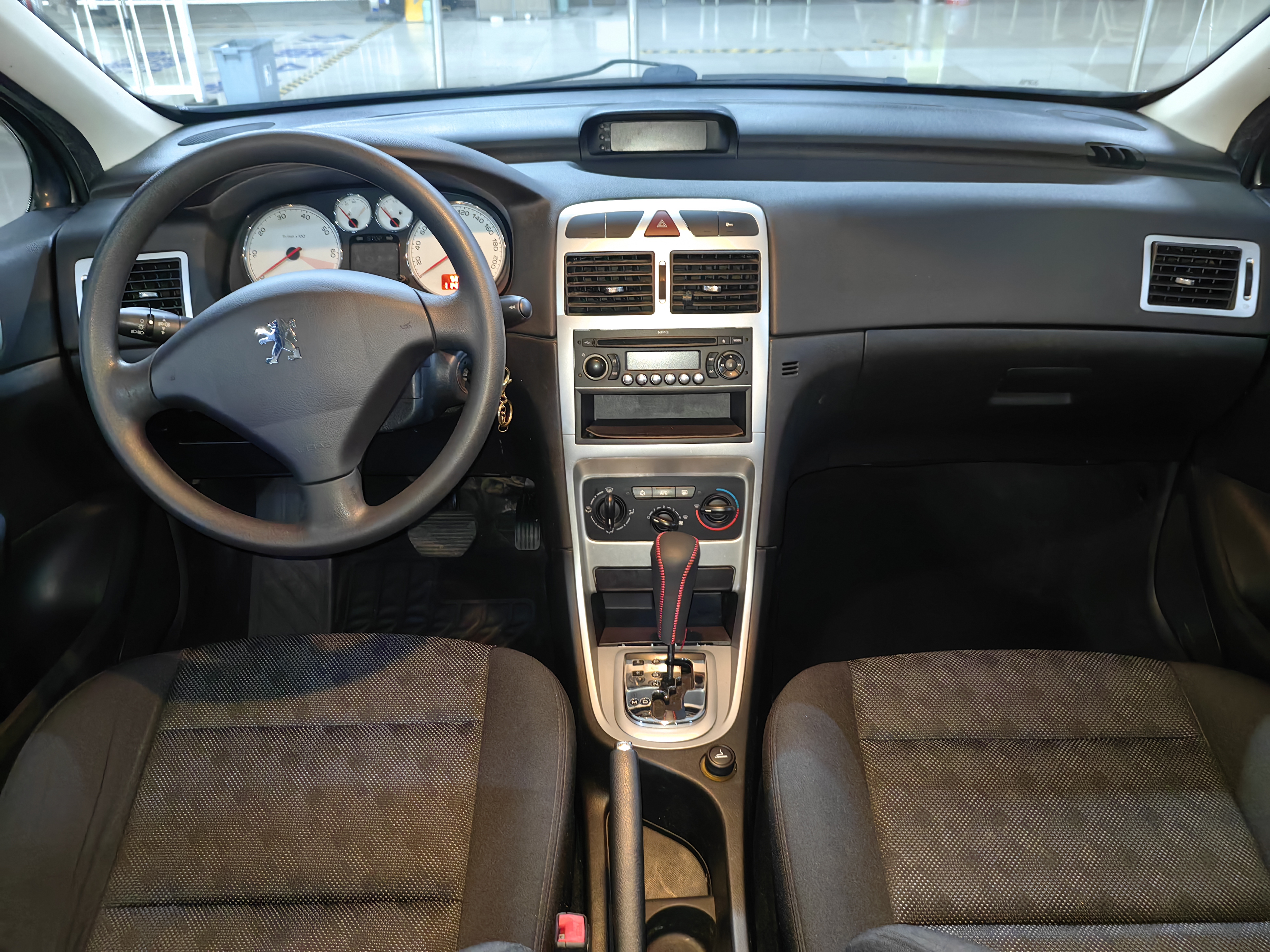 Peugeot 307 2011 car image #9