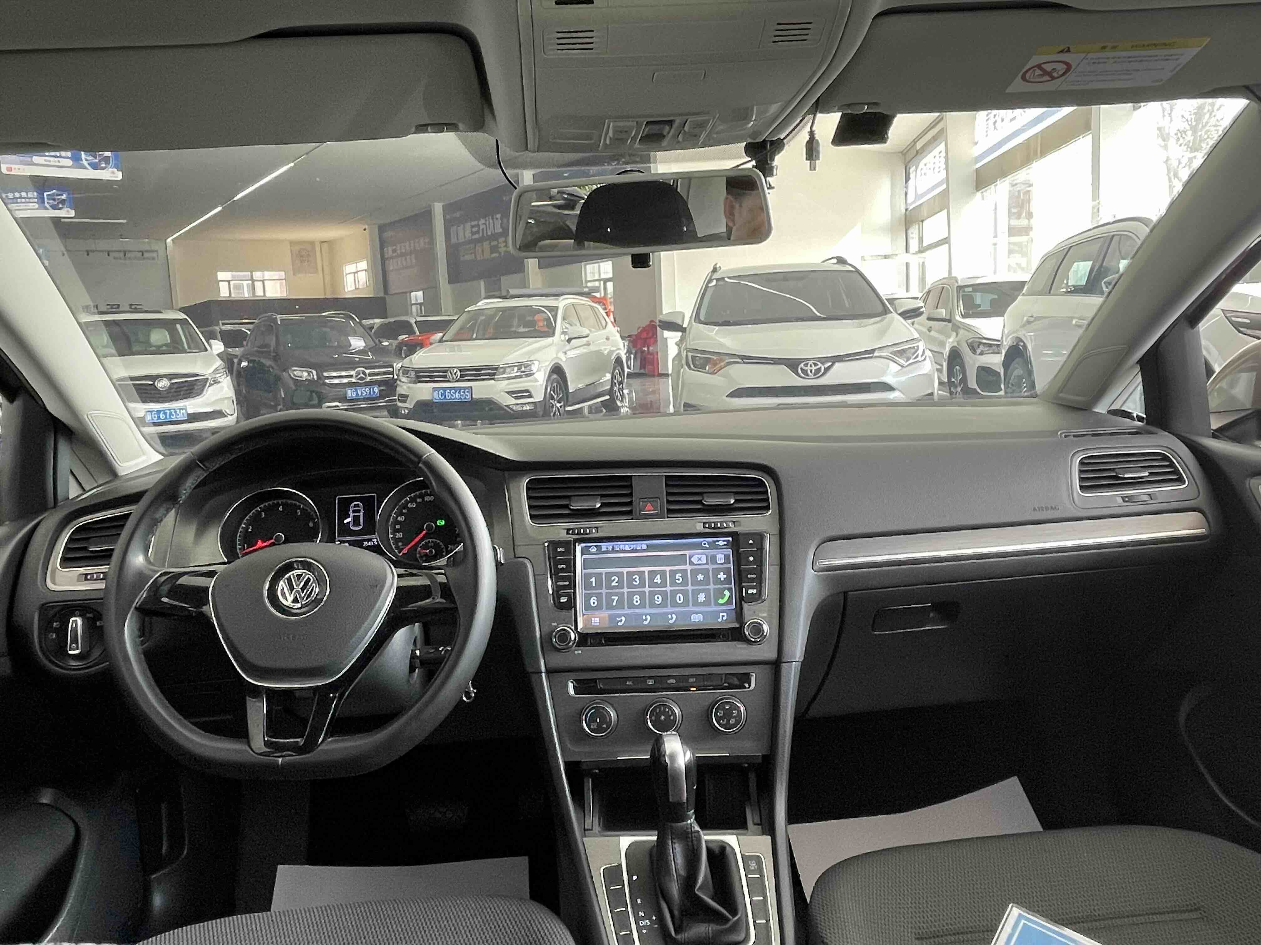 Volkswagen Golf 2015 car image #9