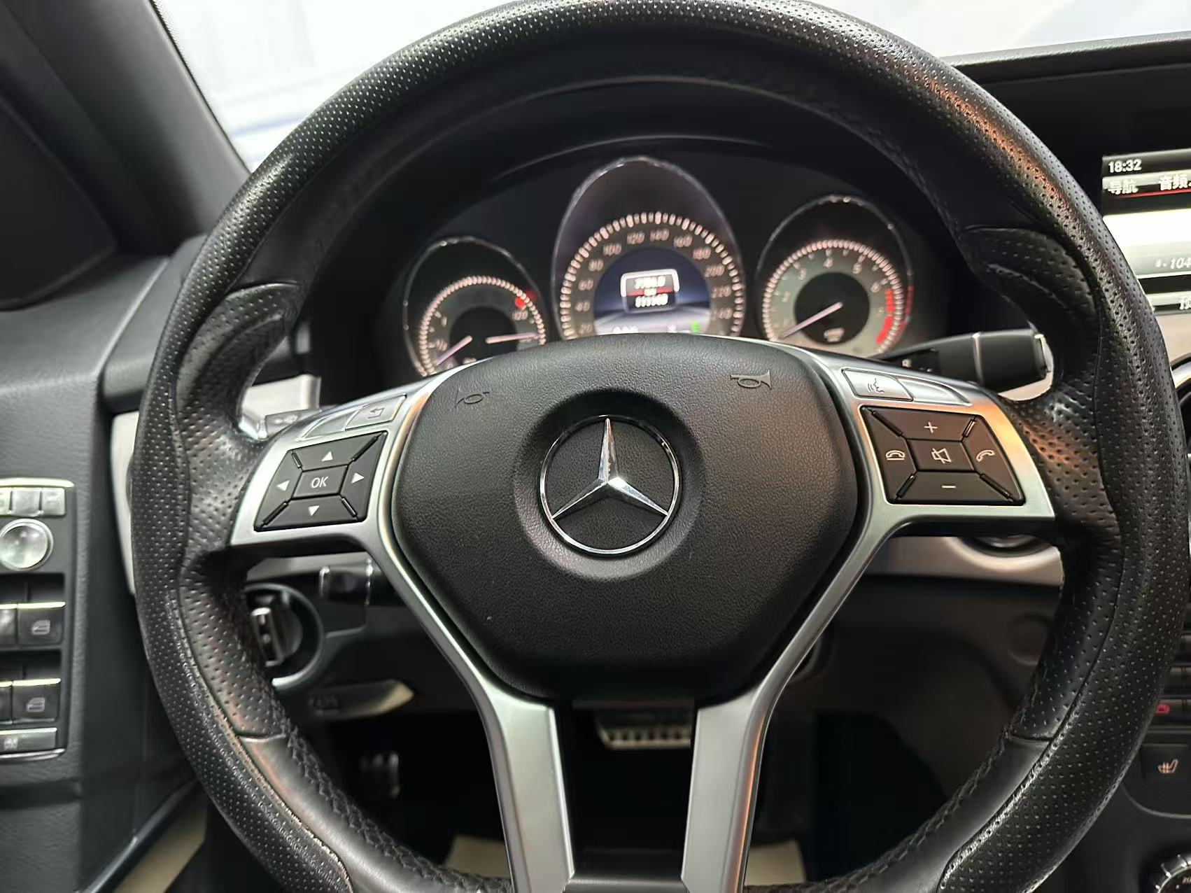 Mercedes-Benz GLK Class 2015 car image #9