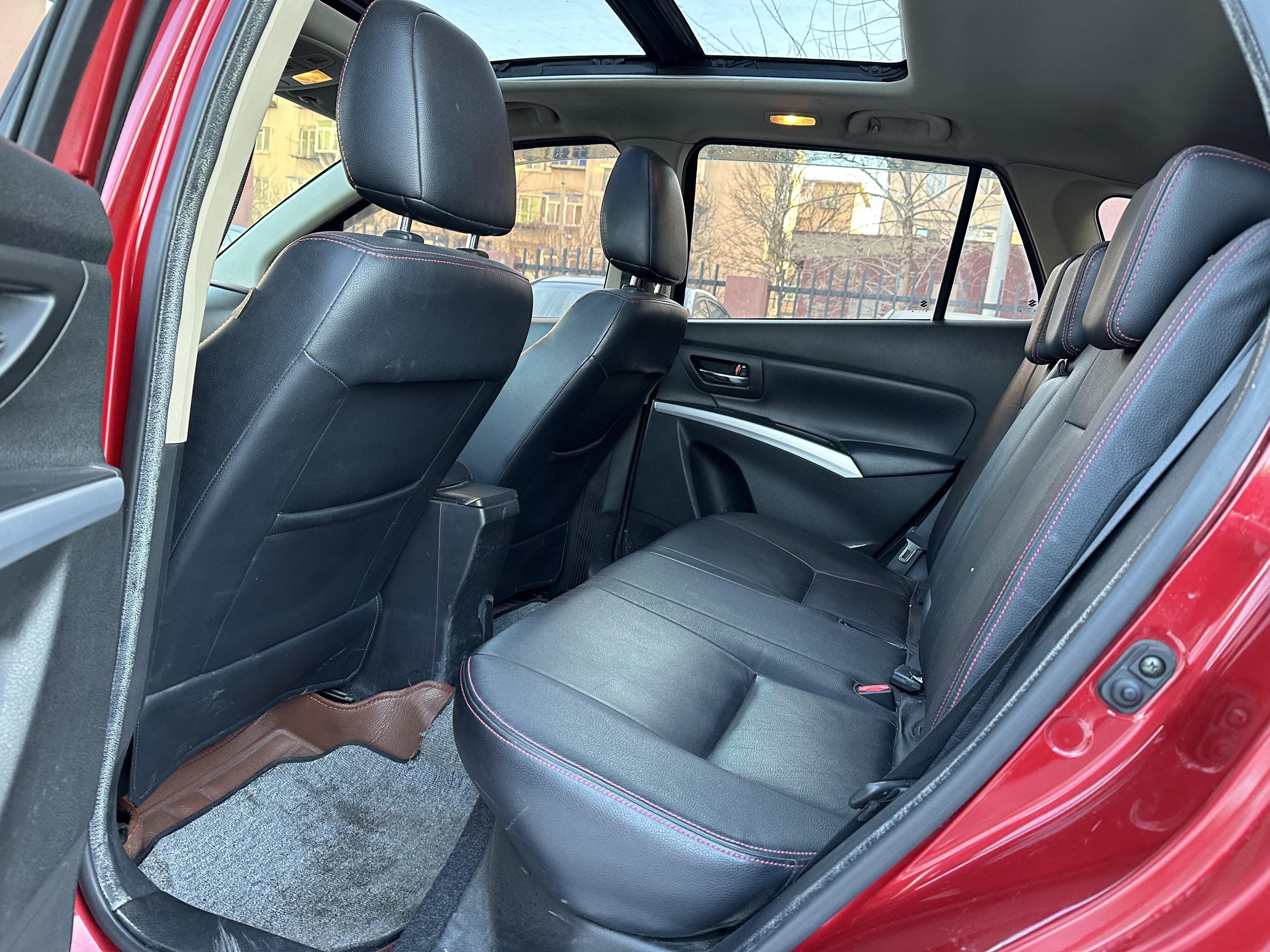 Suzuki S-Cross 2014 immagine di auto #9