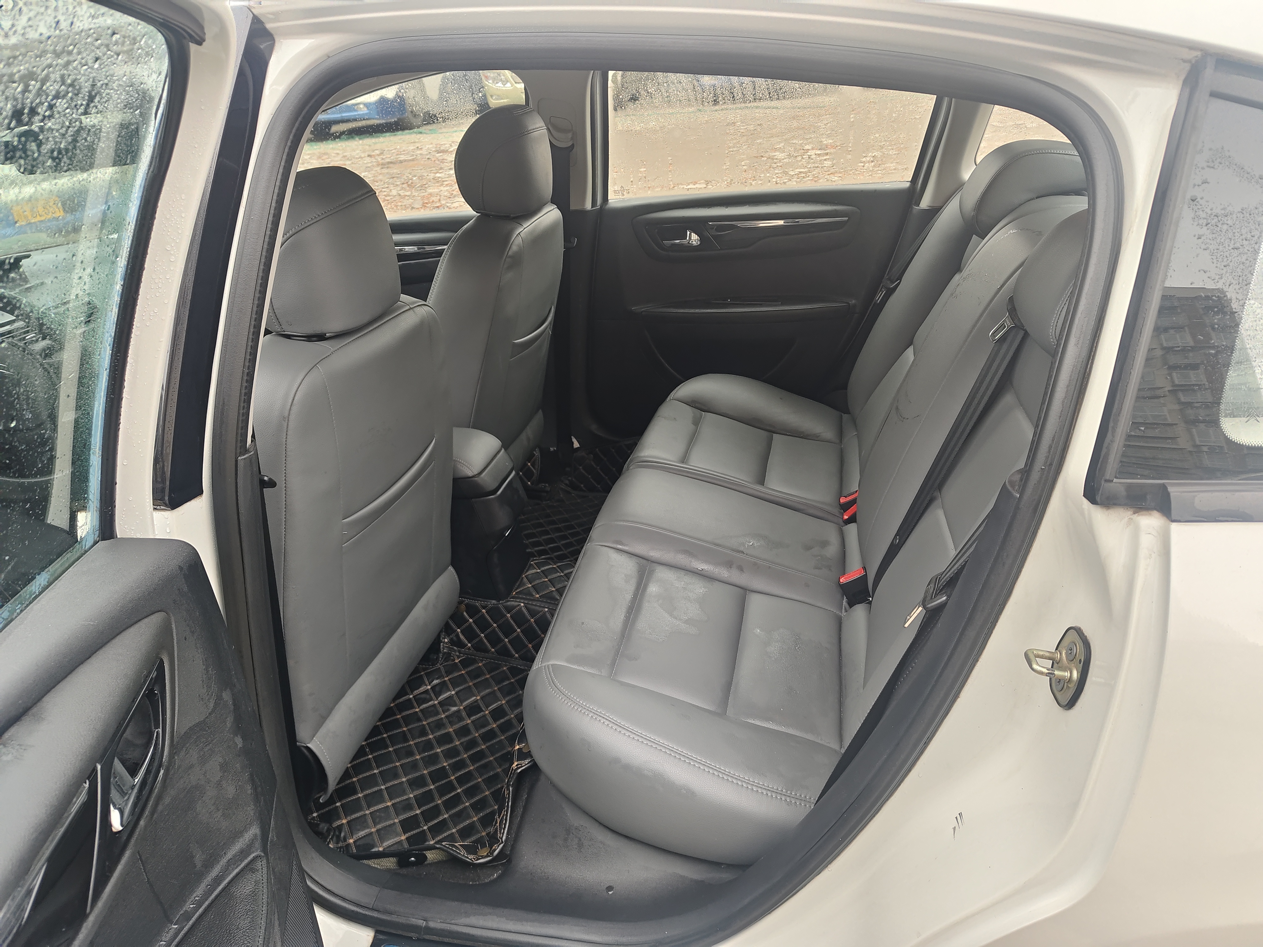 Citroen C-Quatre 2014 car image #9