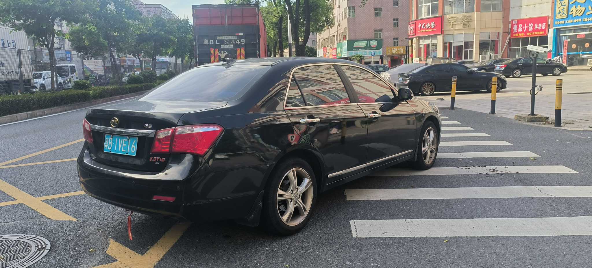 BYD G6 2013 imagen de coche #9