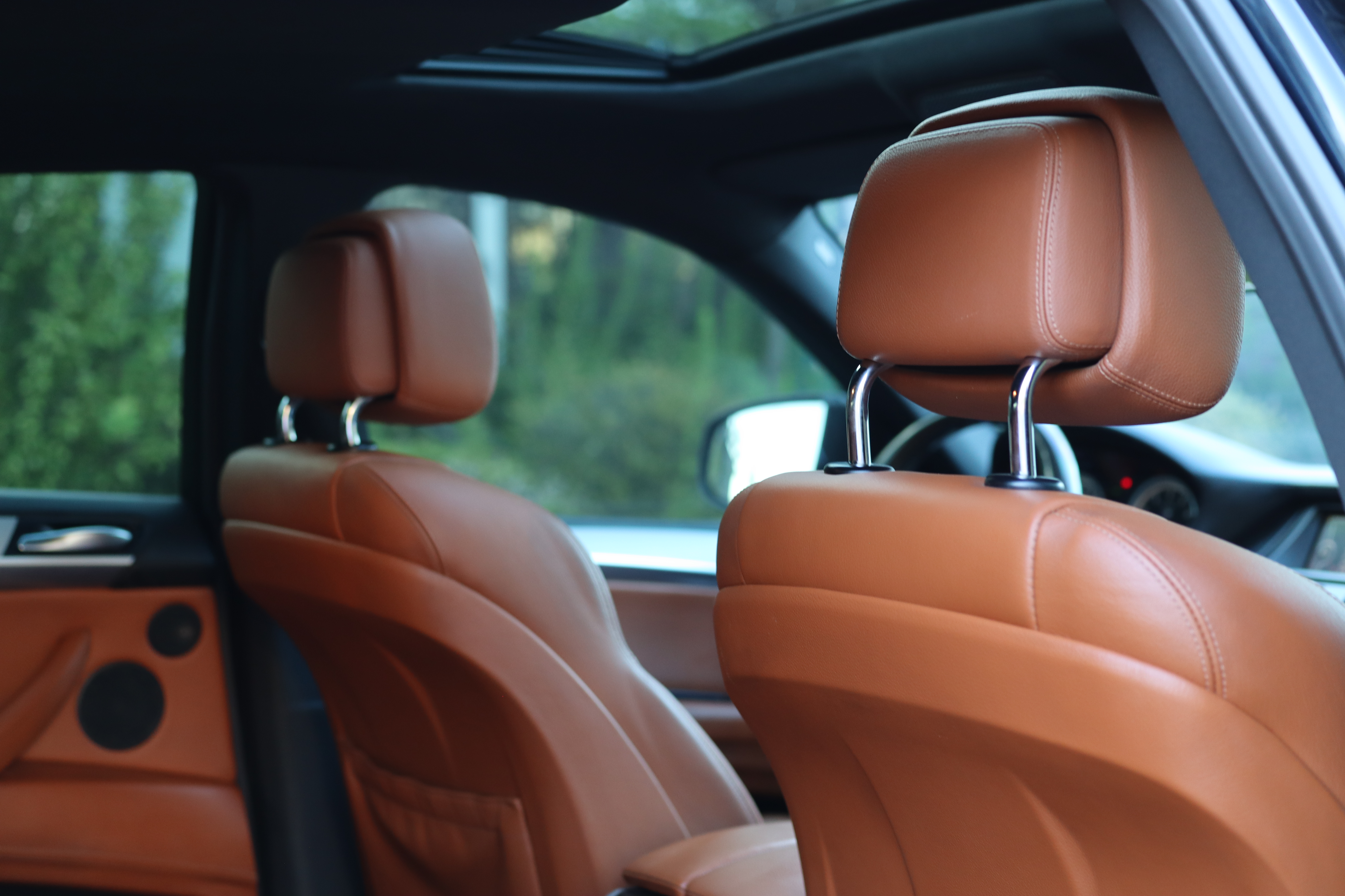 BMW X6 2012 car image #9