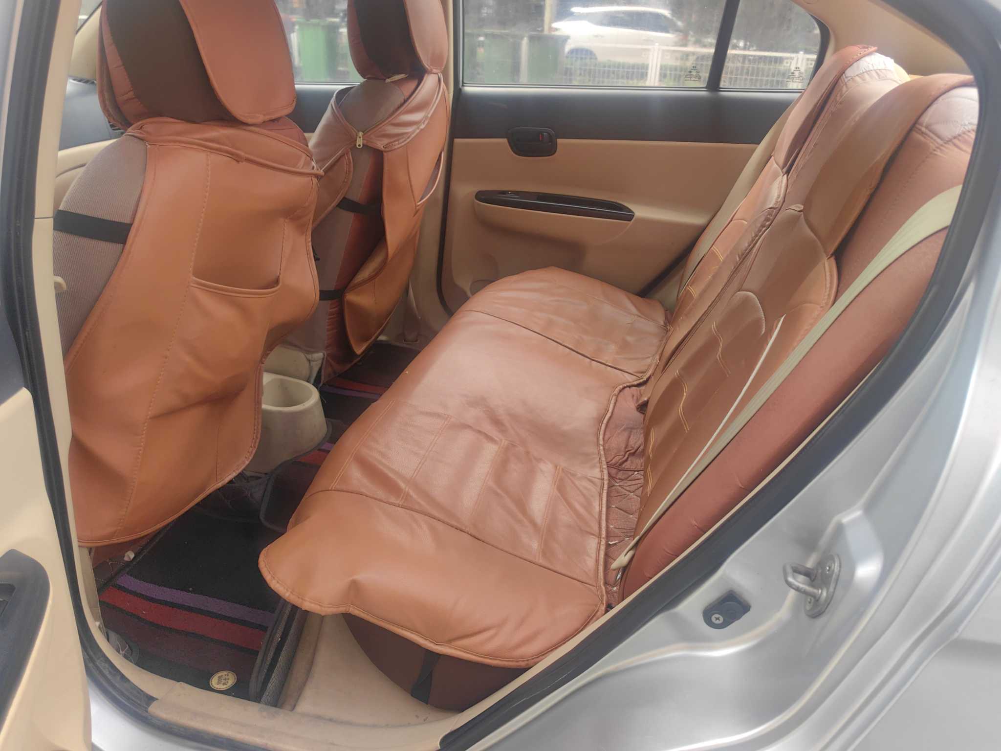 Hyundai Accent 2010 car image #9