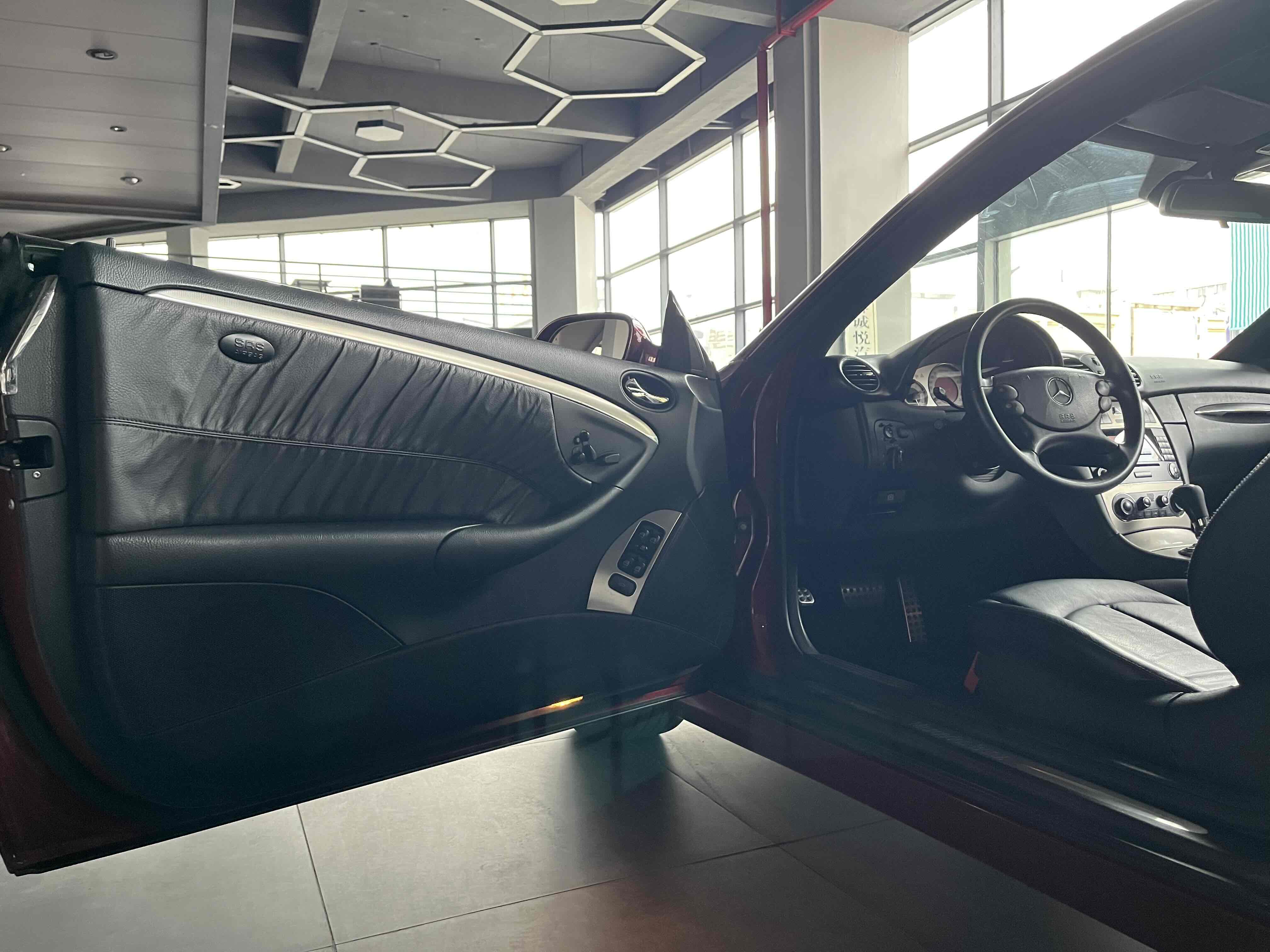 Mercedes-Benz CLK Class 2008 car image #9