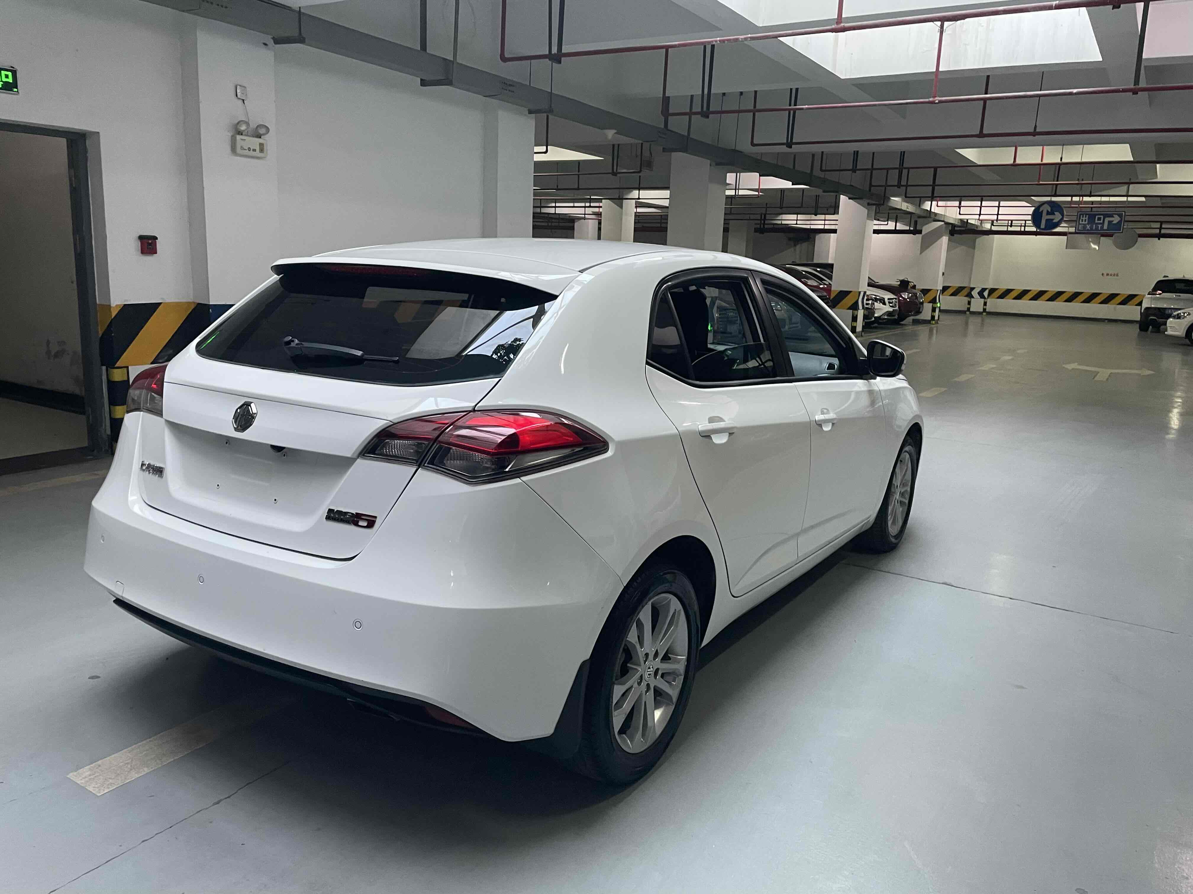 MG 5 2014 #9 MG 5 2014 car image #9