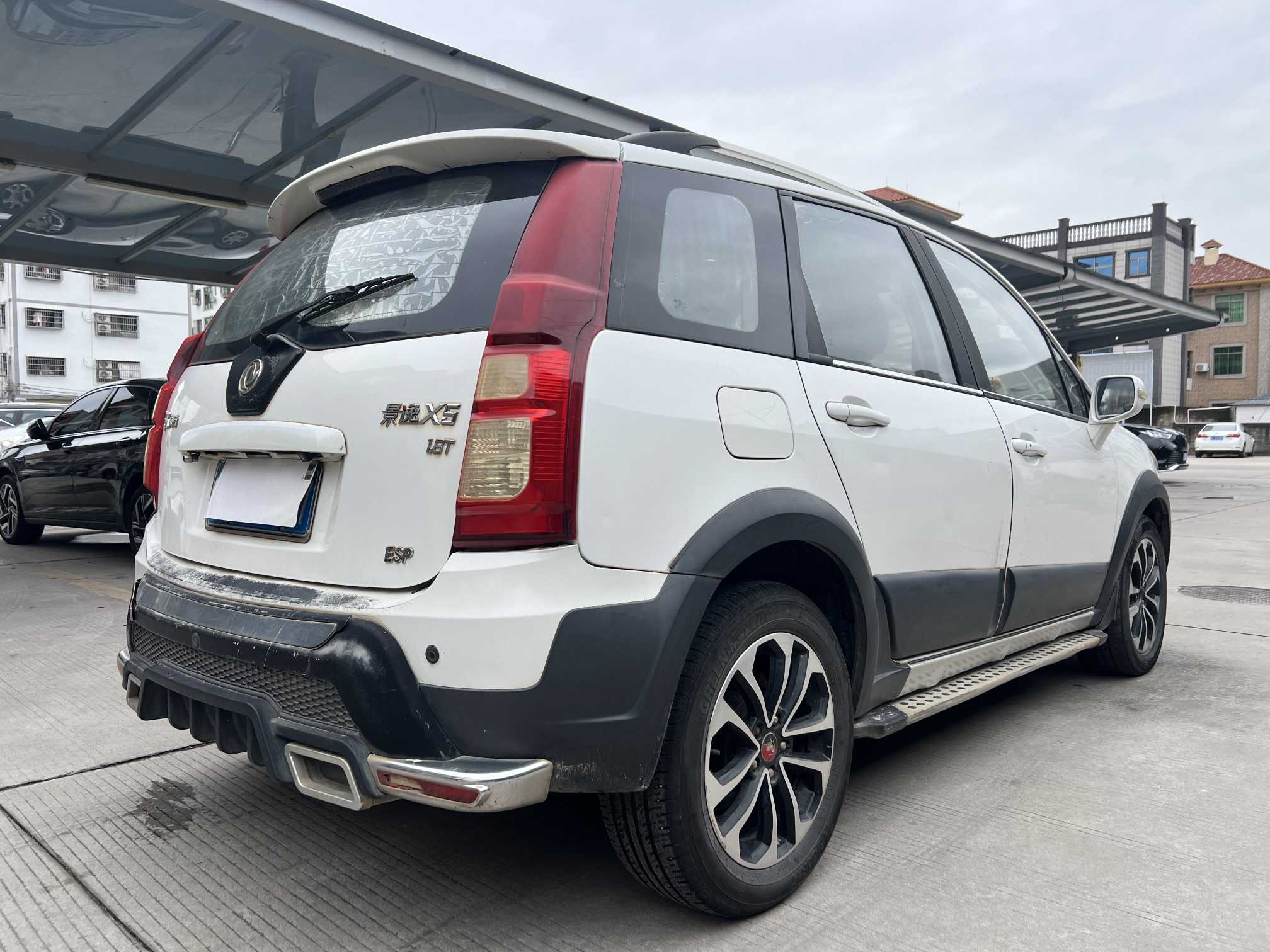 Forthing JOYEAR X5 2015 car image #9