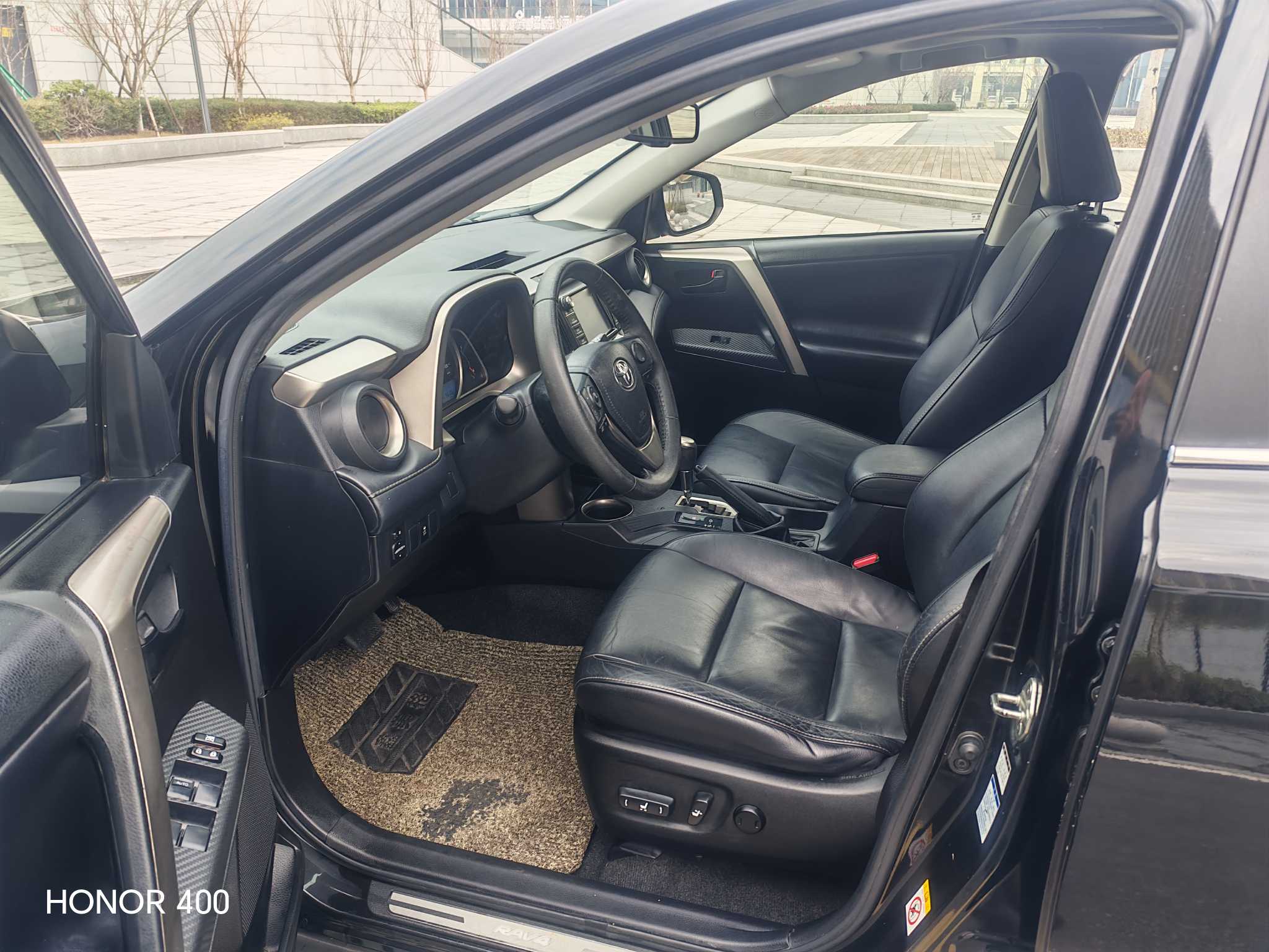 Toyota RAV4 2016 car image #9