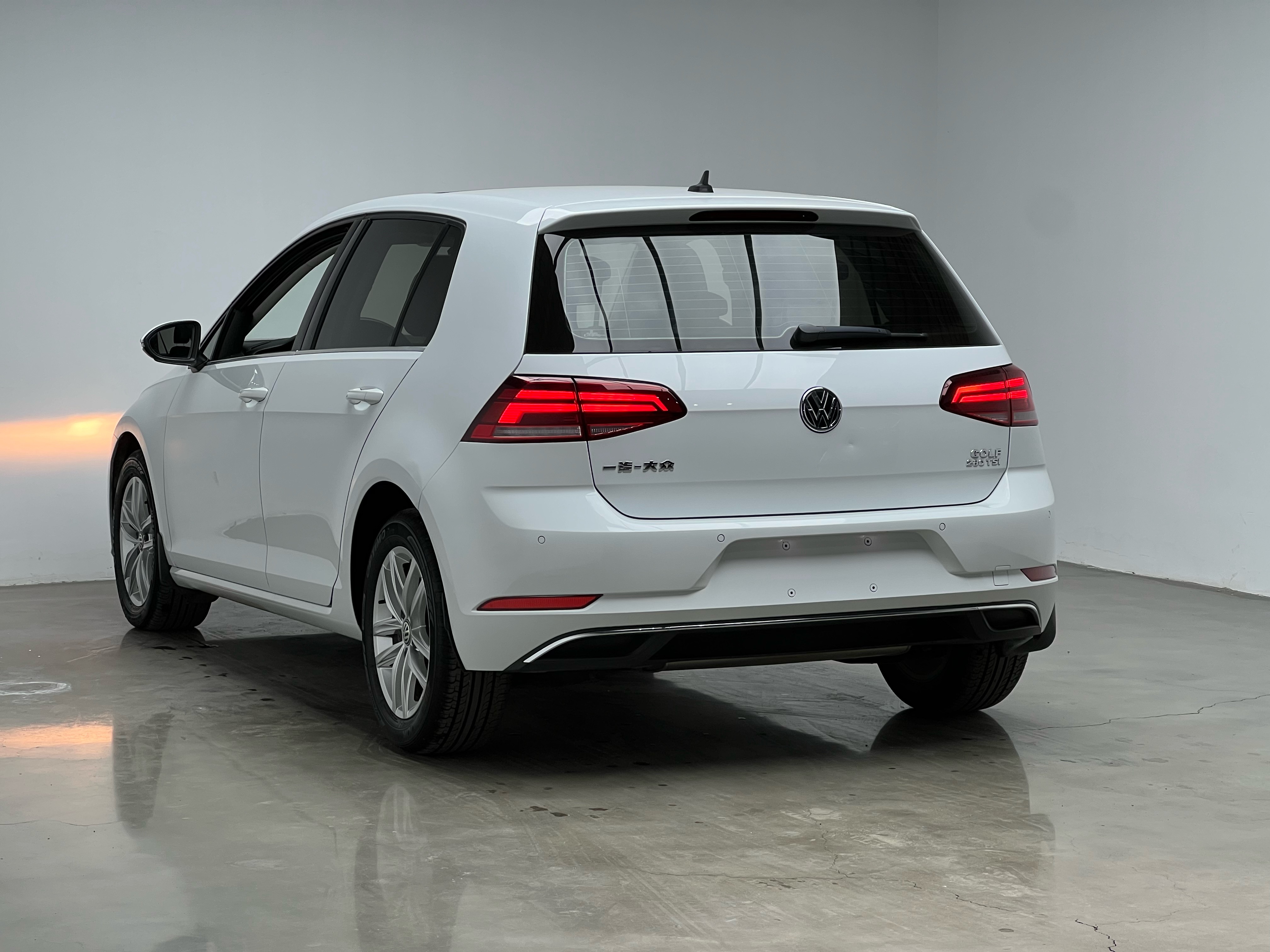 Volkswagen Golf 2019 #9 Volkswagen Golf 2019 car image #9