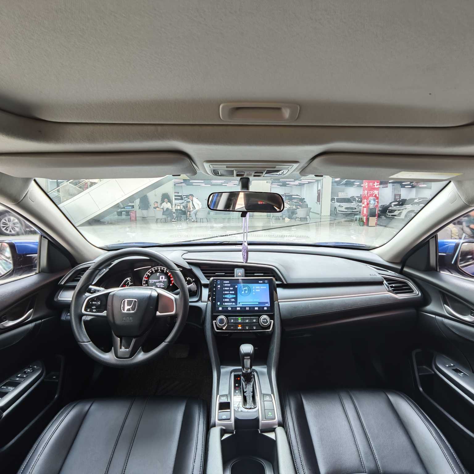 Honda Civic 2018 صورة سيارة #9