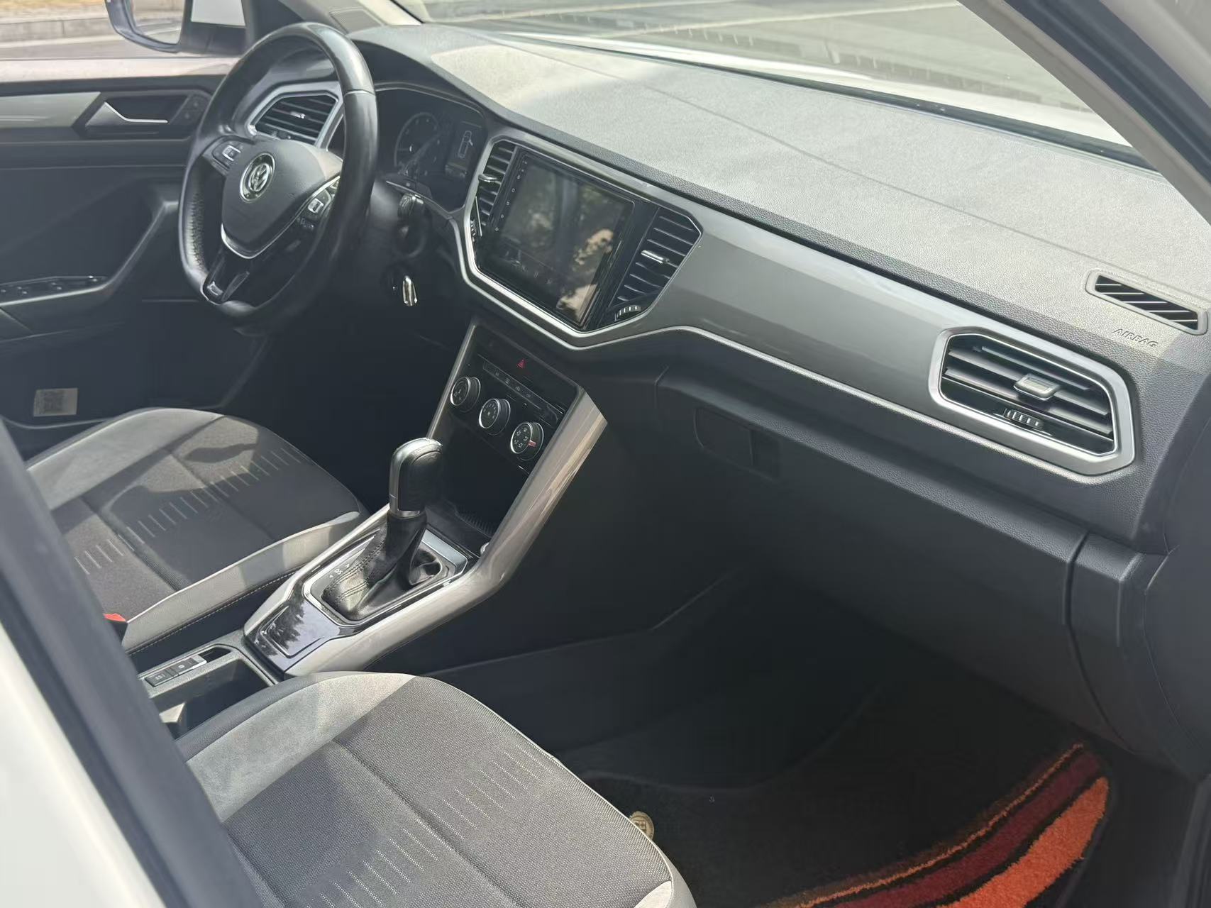 T-Roc 2019 #9 T-Roc 2019 car image #9