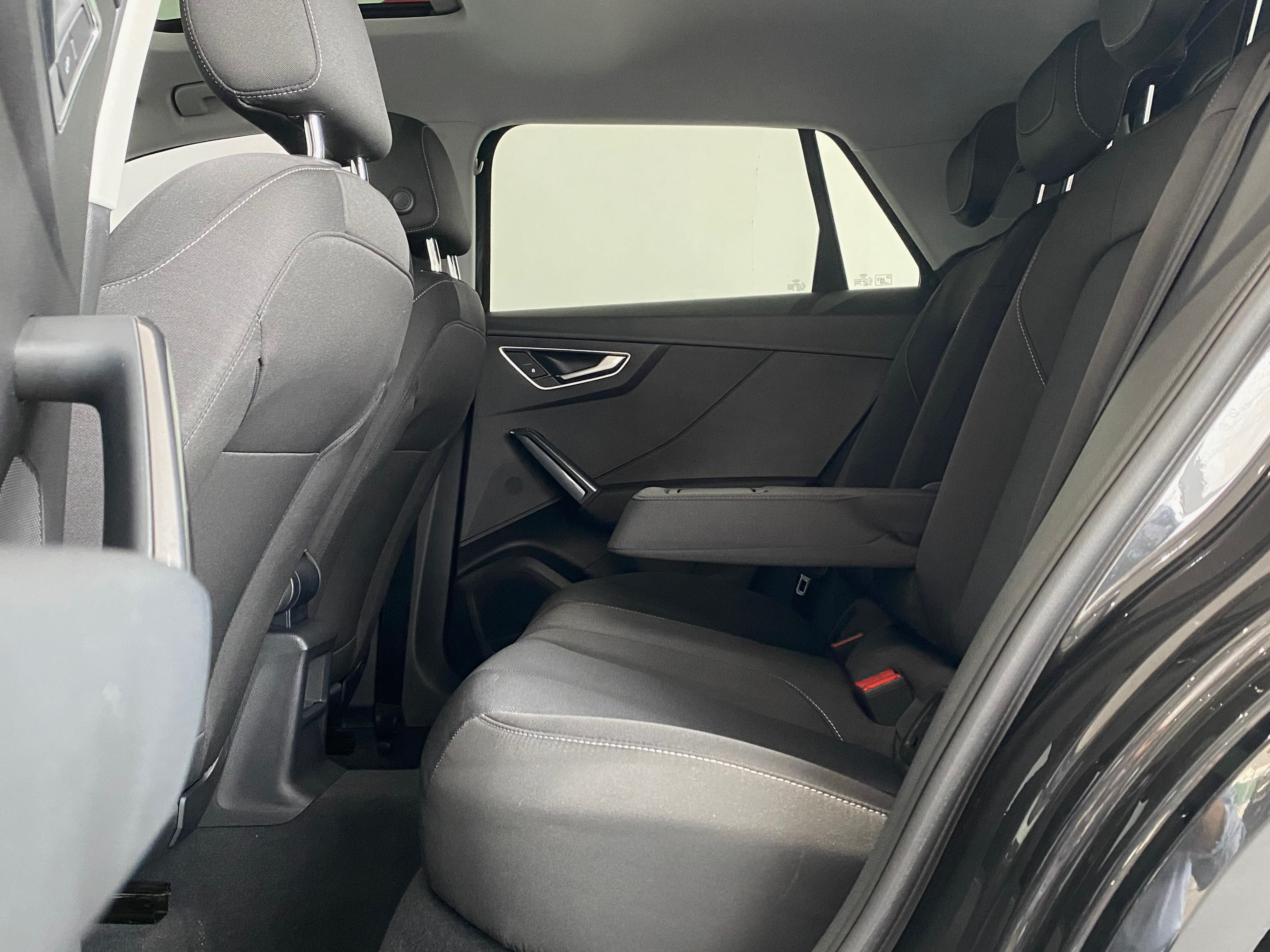 Audi Q2L 2020 #9 Audi Q2L 2020 car image #9