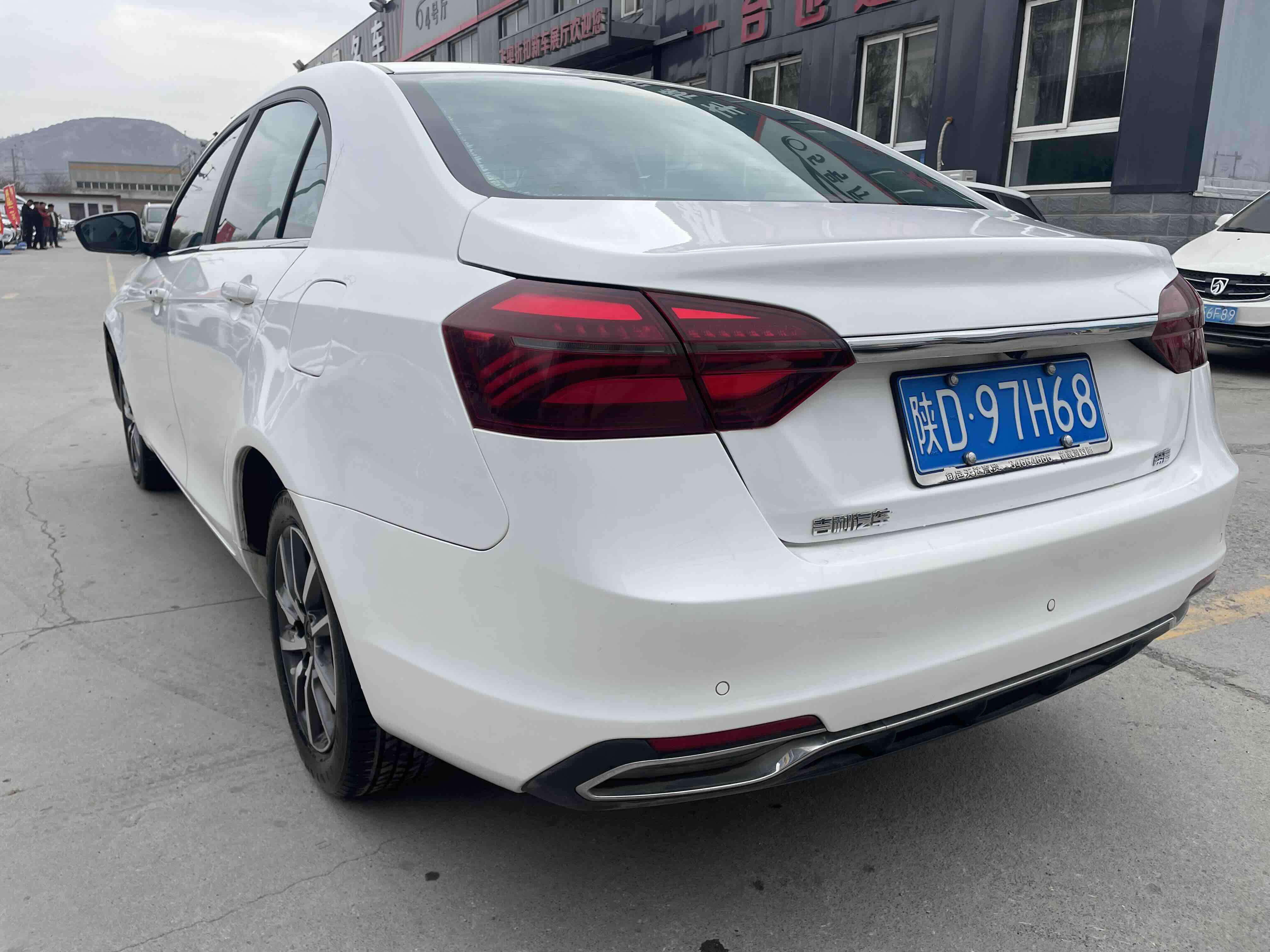 Emgrand 2019 #9 Emgrand 2019 car image #9
