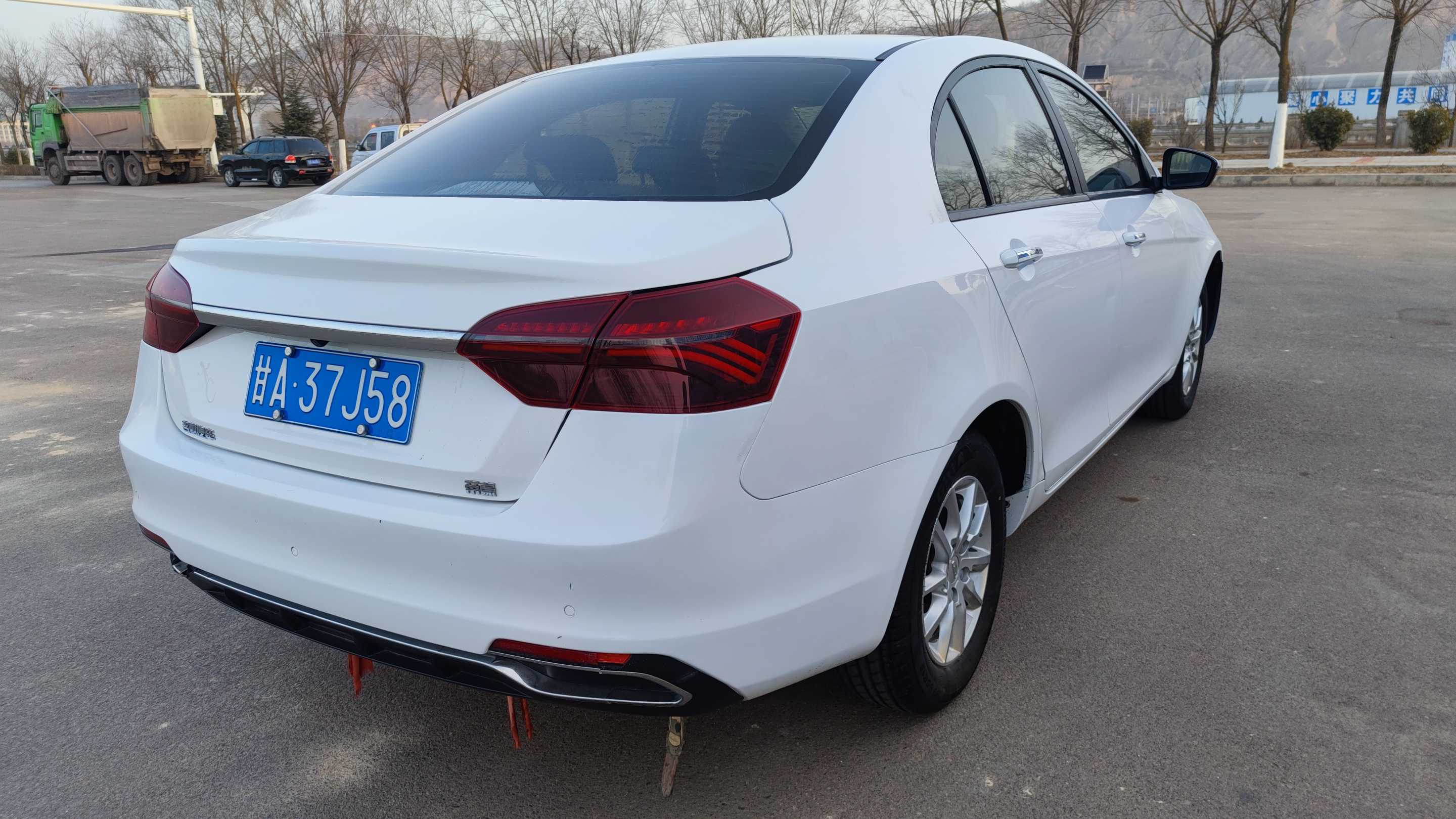 Emgrand 2021 car image #9