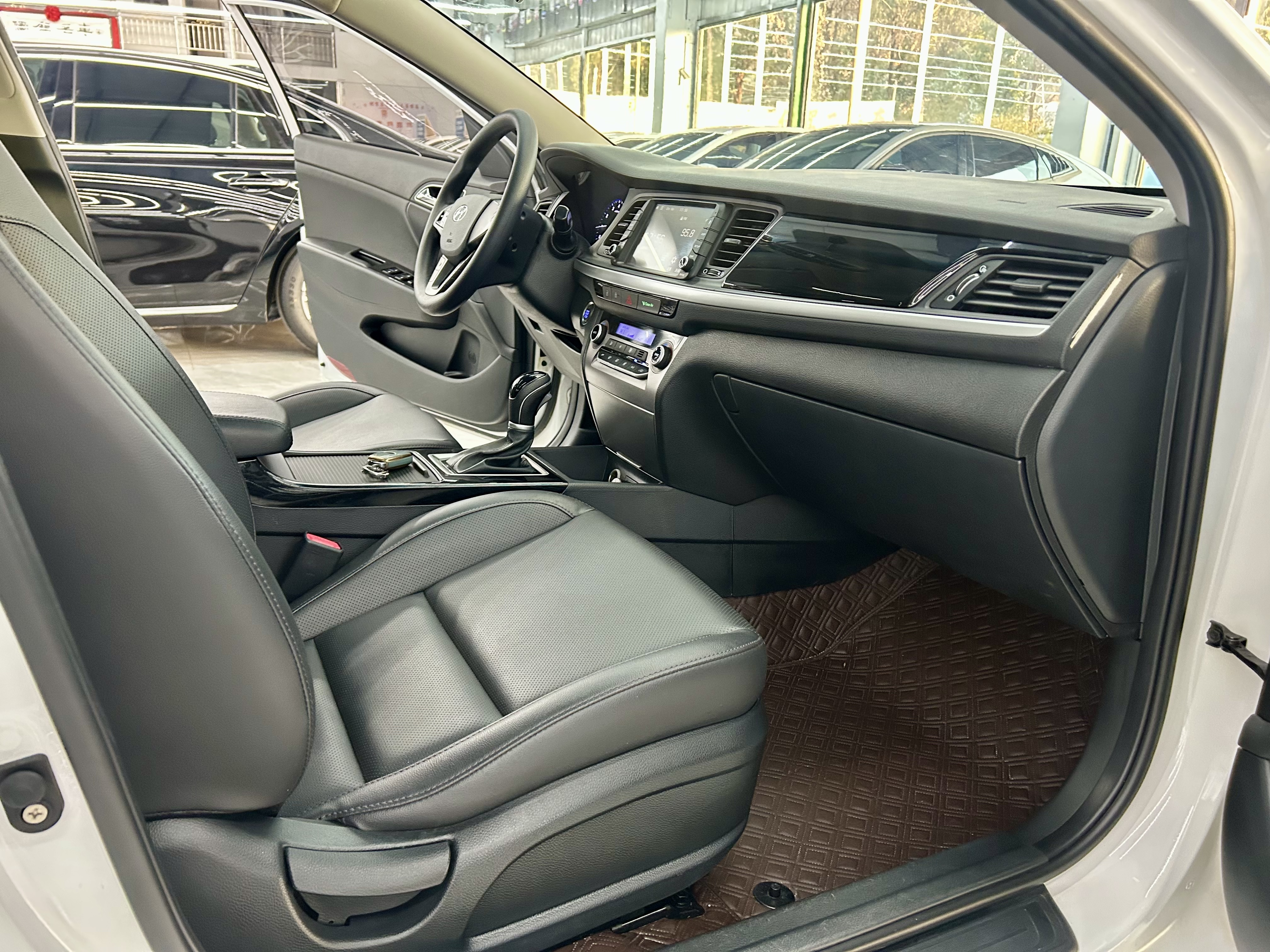 Hyundai Mistra 2020 #9 Hyundai Mistra 2020 car image #9