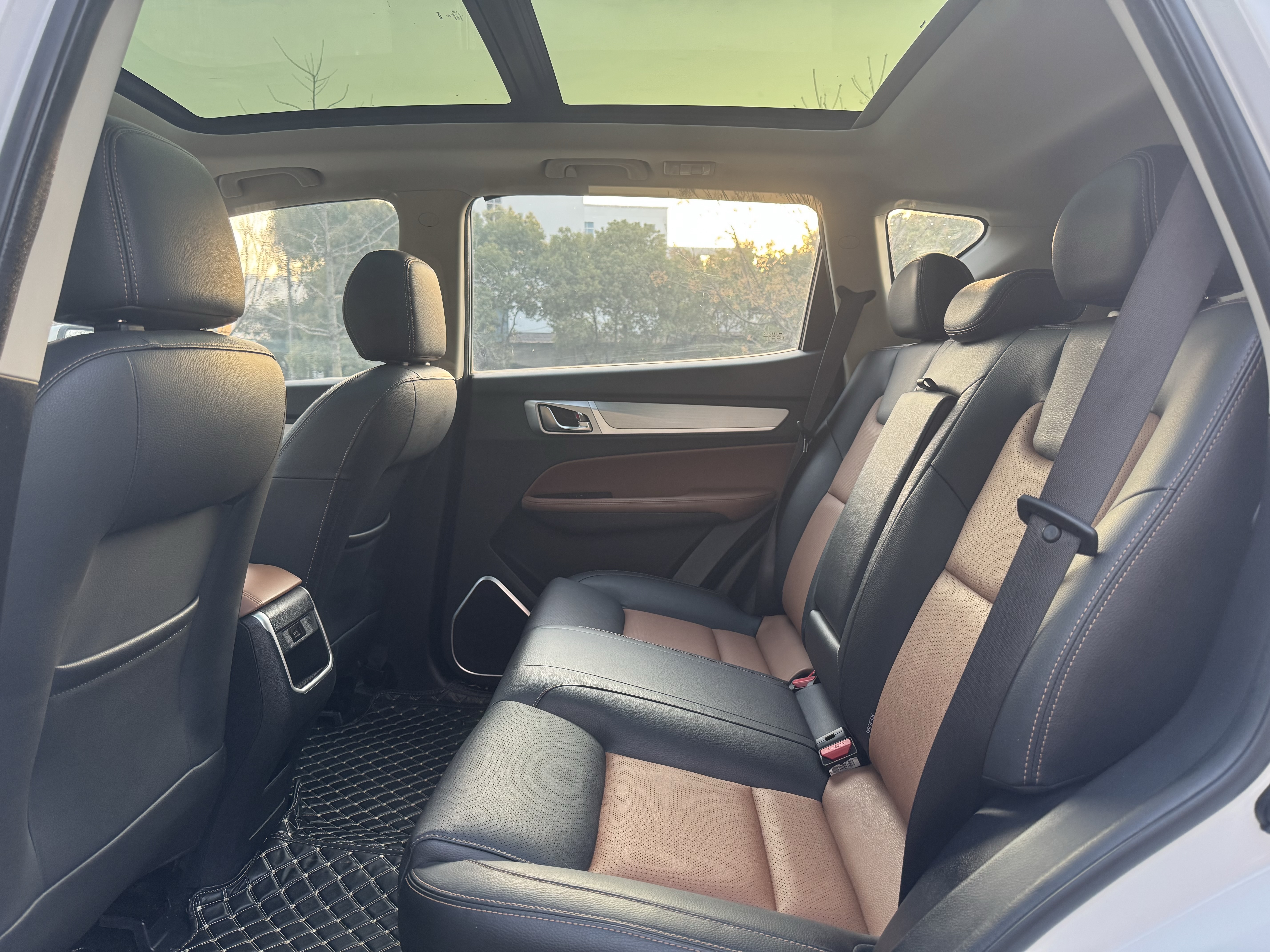 GEELY Vision X6 2019 immagine di auto #9