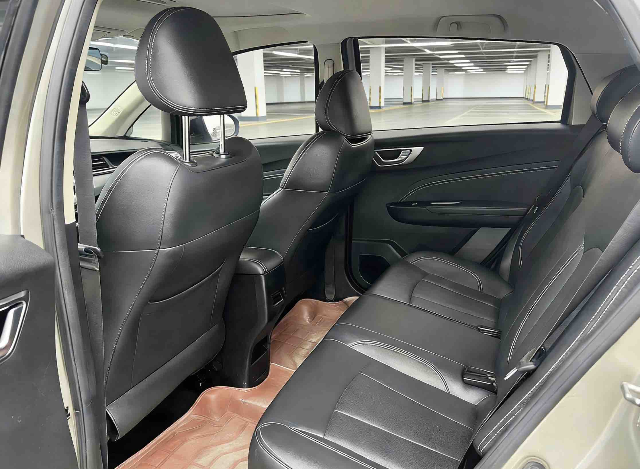 GEELY 2019 #9 GEELY 2019 car image #9