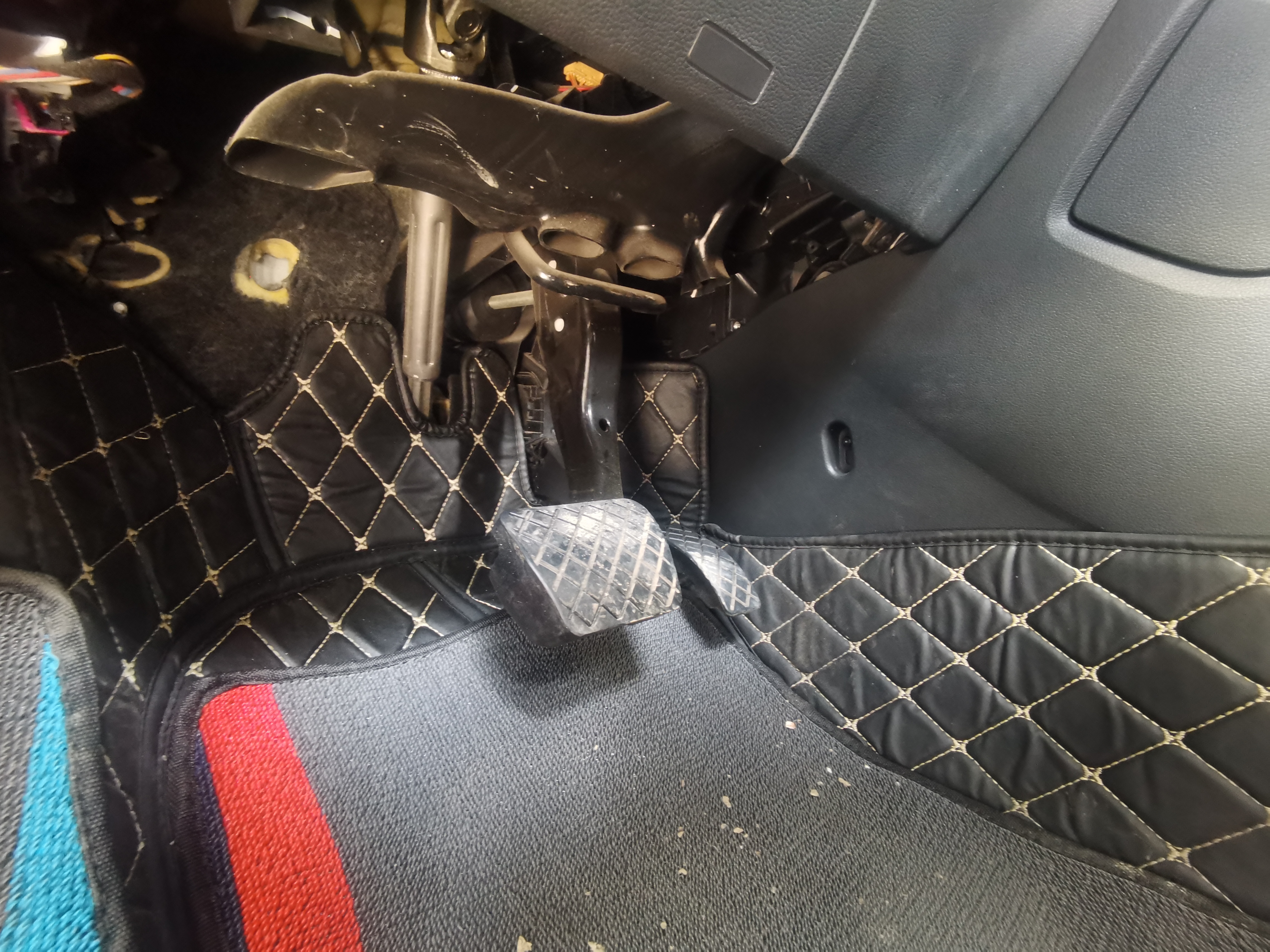 Volkswagen Touran 2020 car image #9