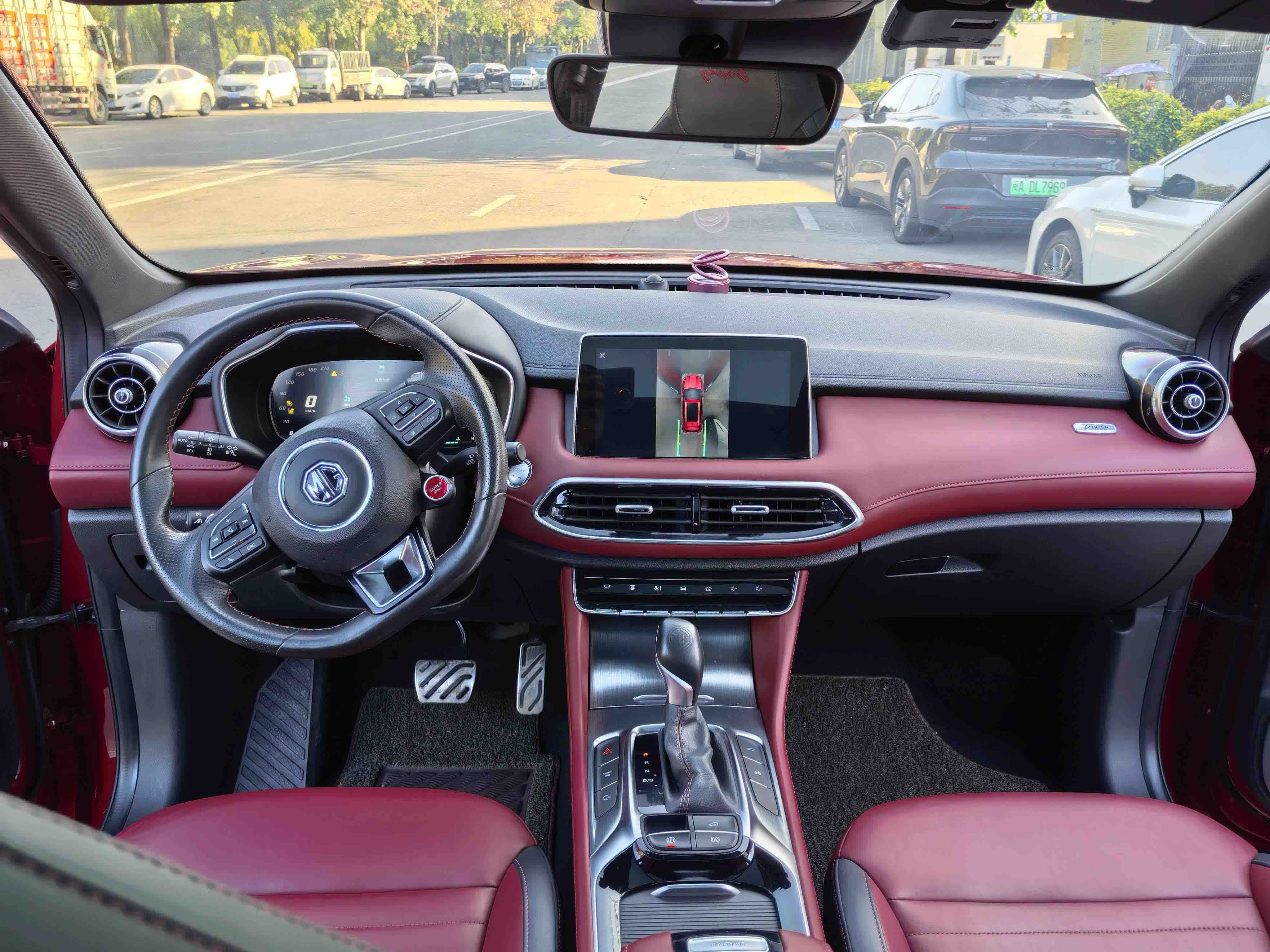 MG HS 2018 car image #9