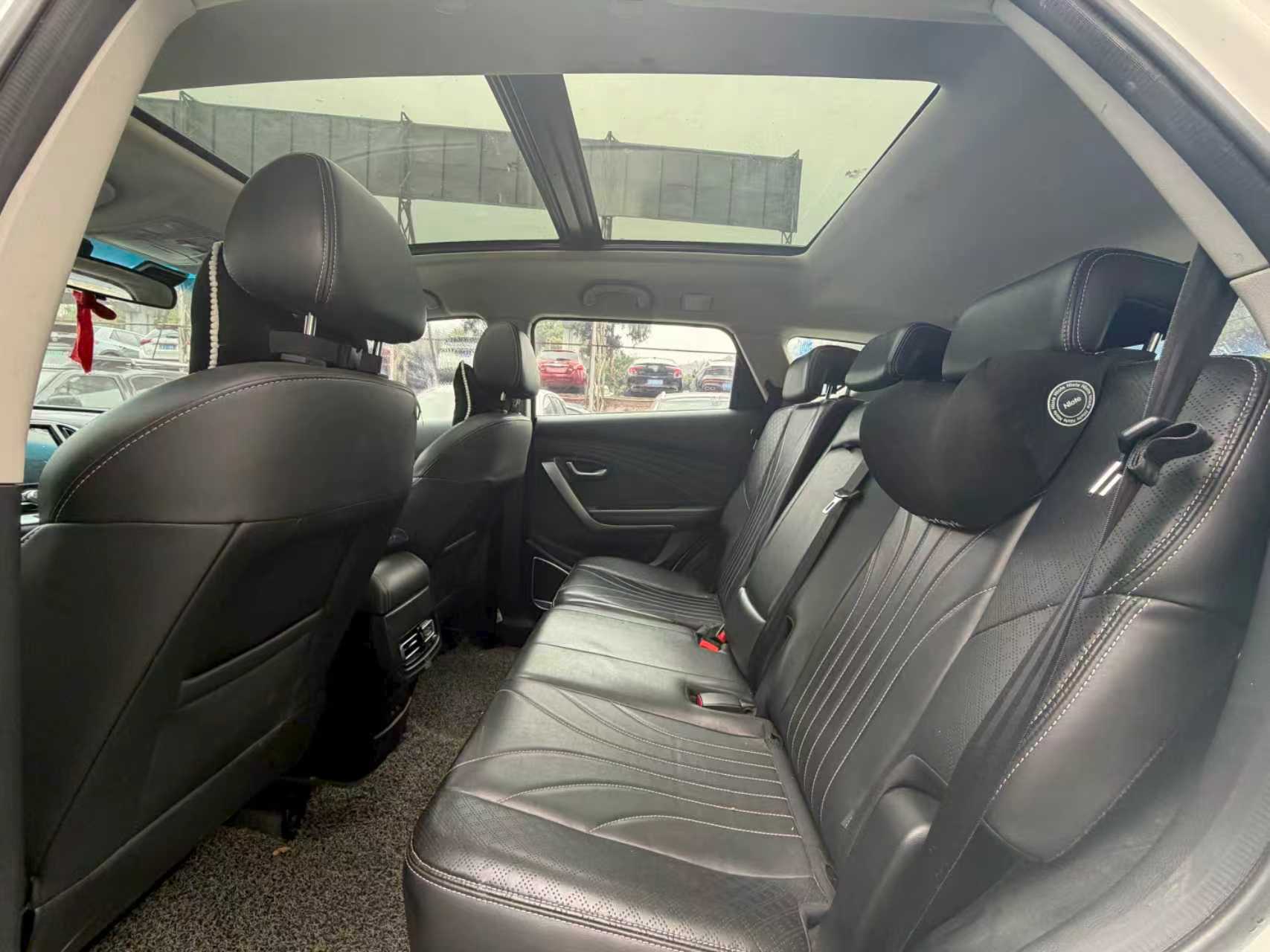X70 2019 #9 X70 2019 car image #9