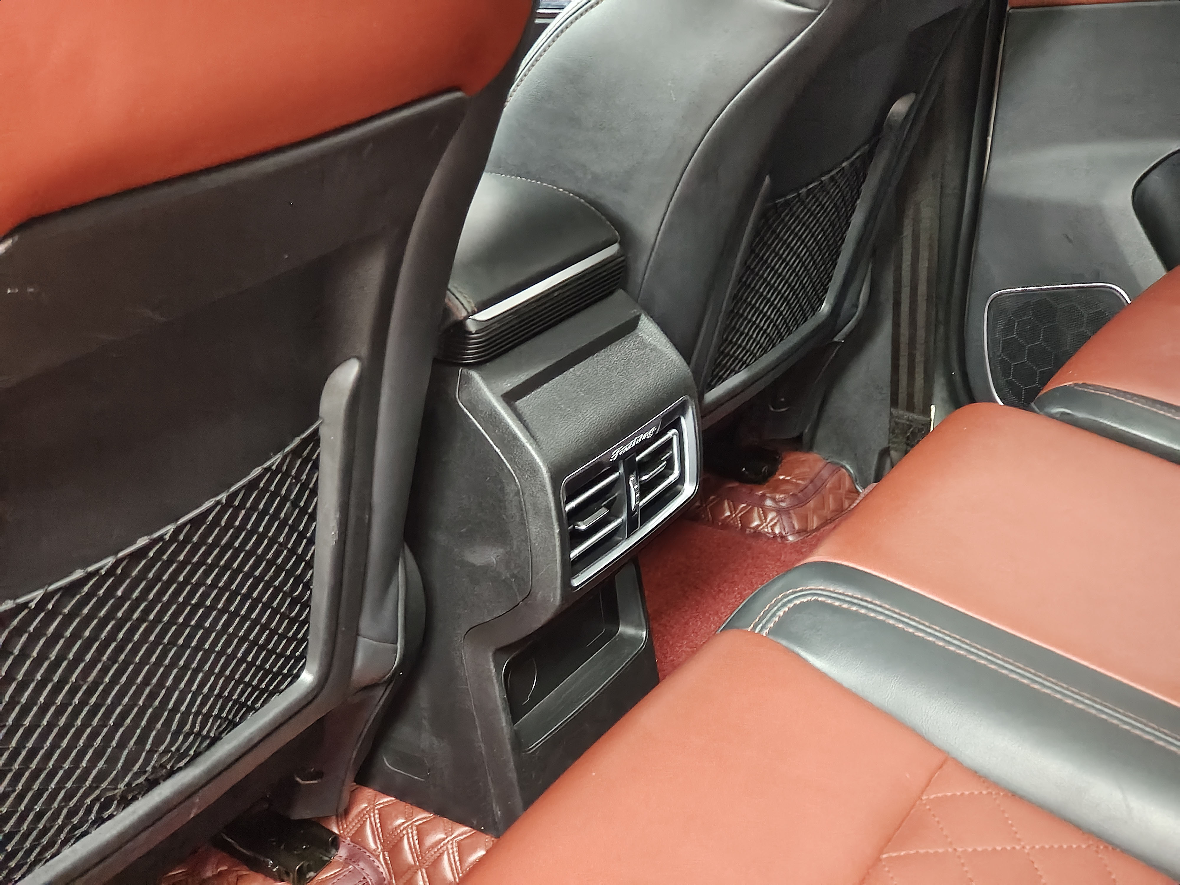 T5 L 2019 car image #9