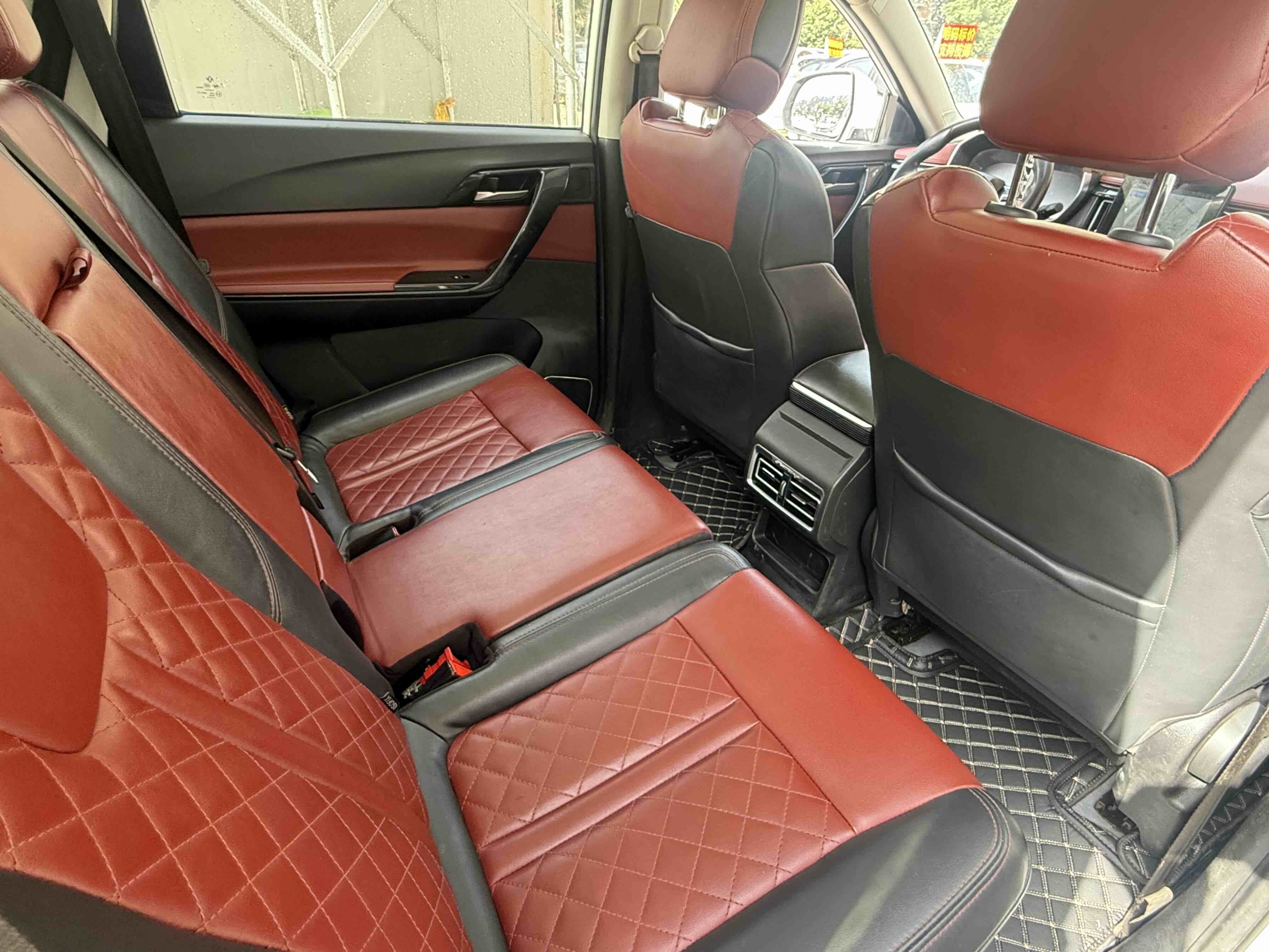 Forthing T5 L 2019 car image #9