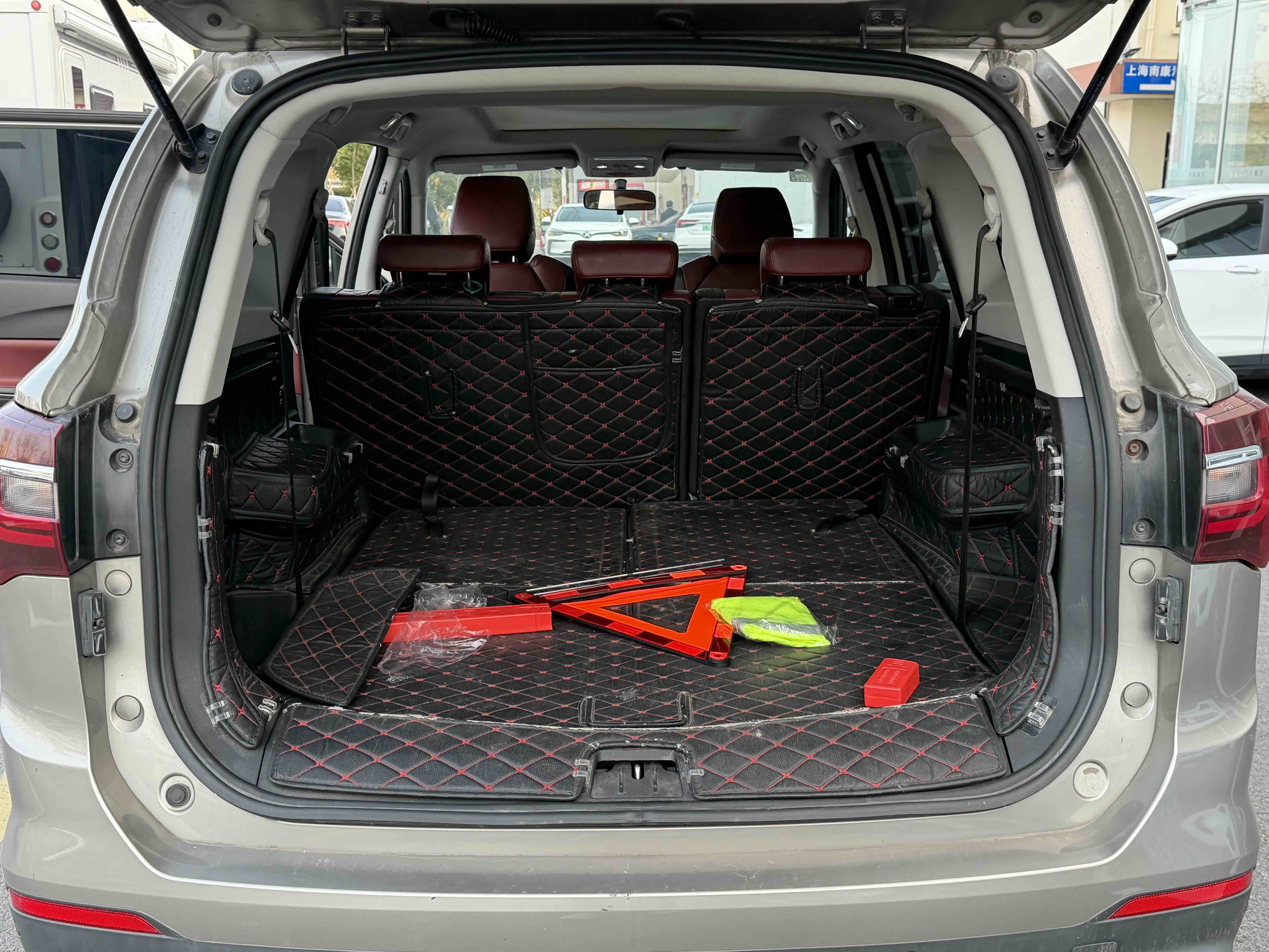 T5 L 2019 #9 T5 L 2019 car image #9