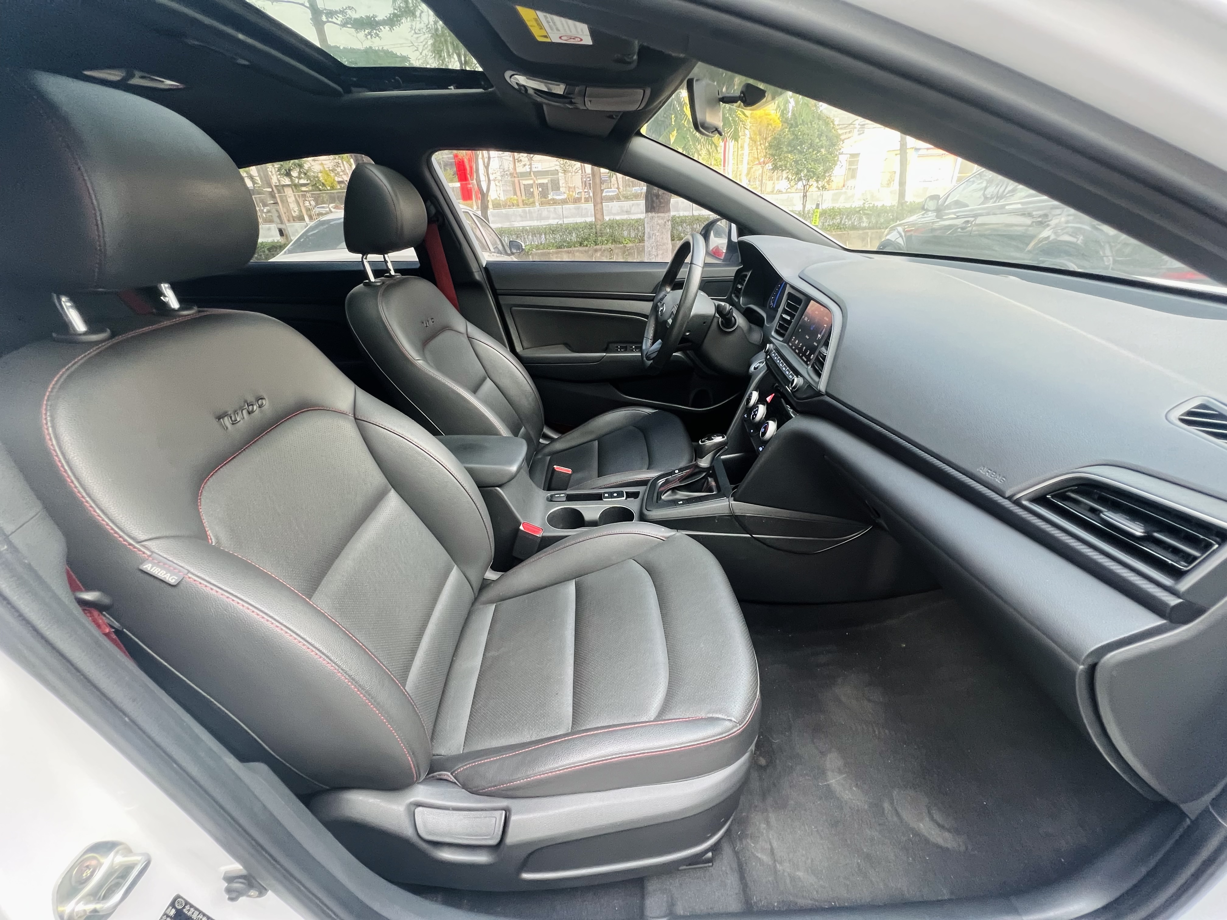 Hyundai Elantra AD 2019 car image #9