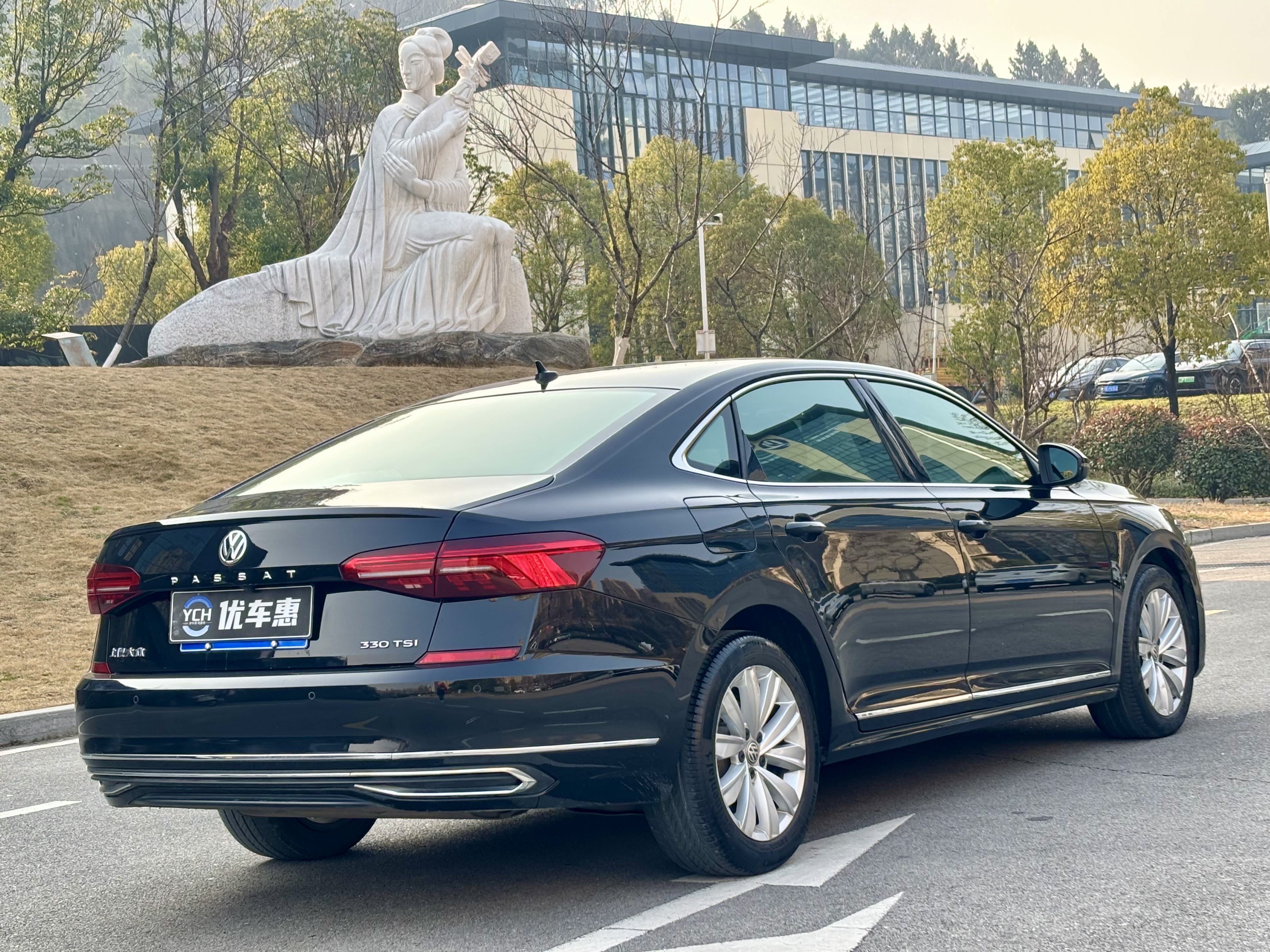 Volkswagen 2019 car image #9