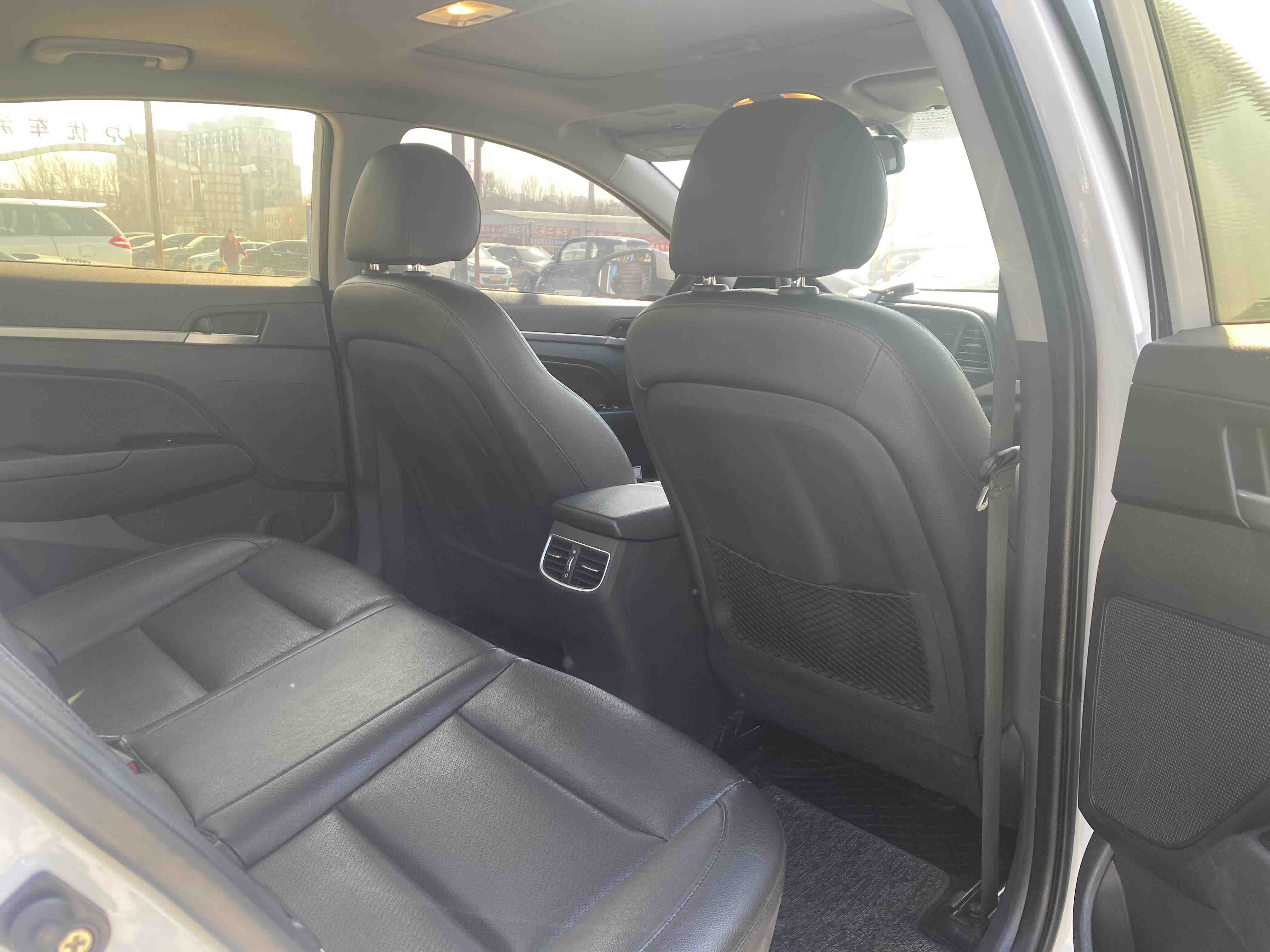 Hyundai Elantra AD PHEV 2021 image de voiture #9