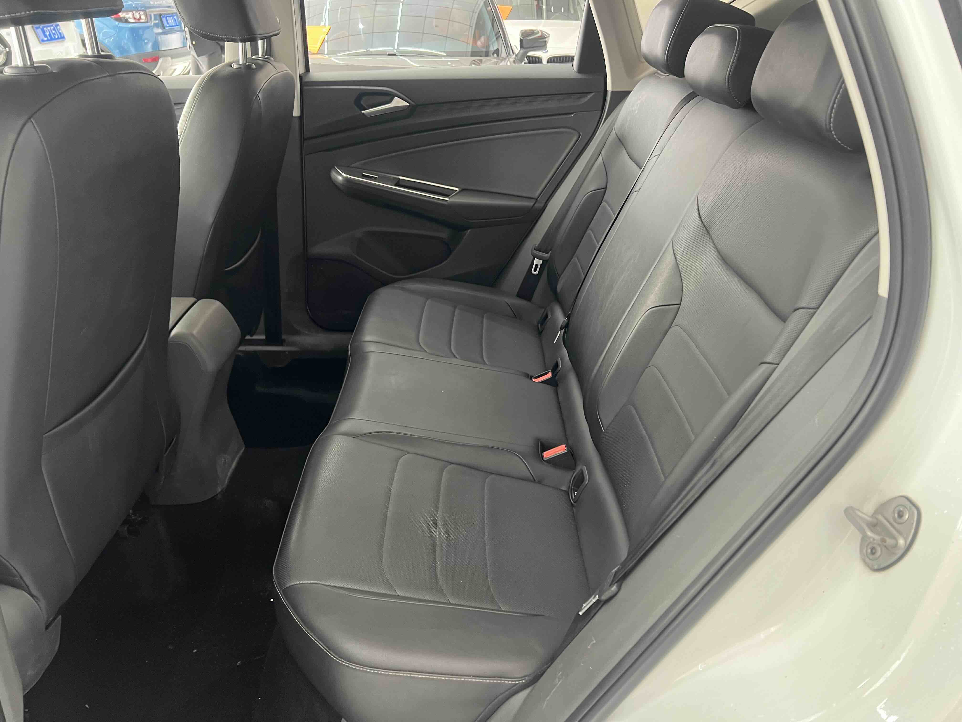 VS5 2019 car image #9