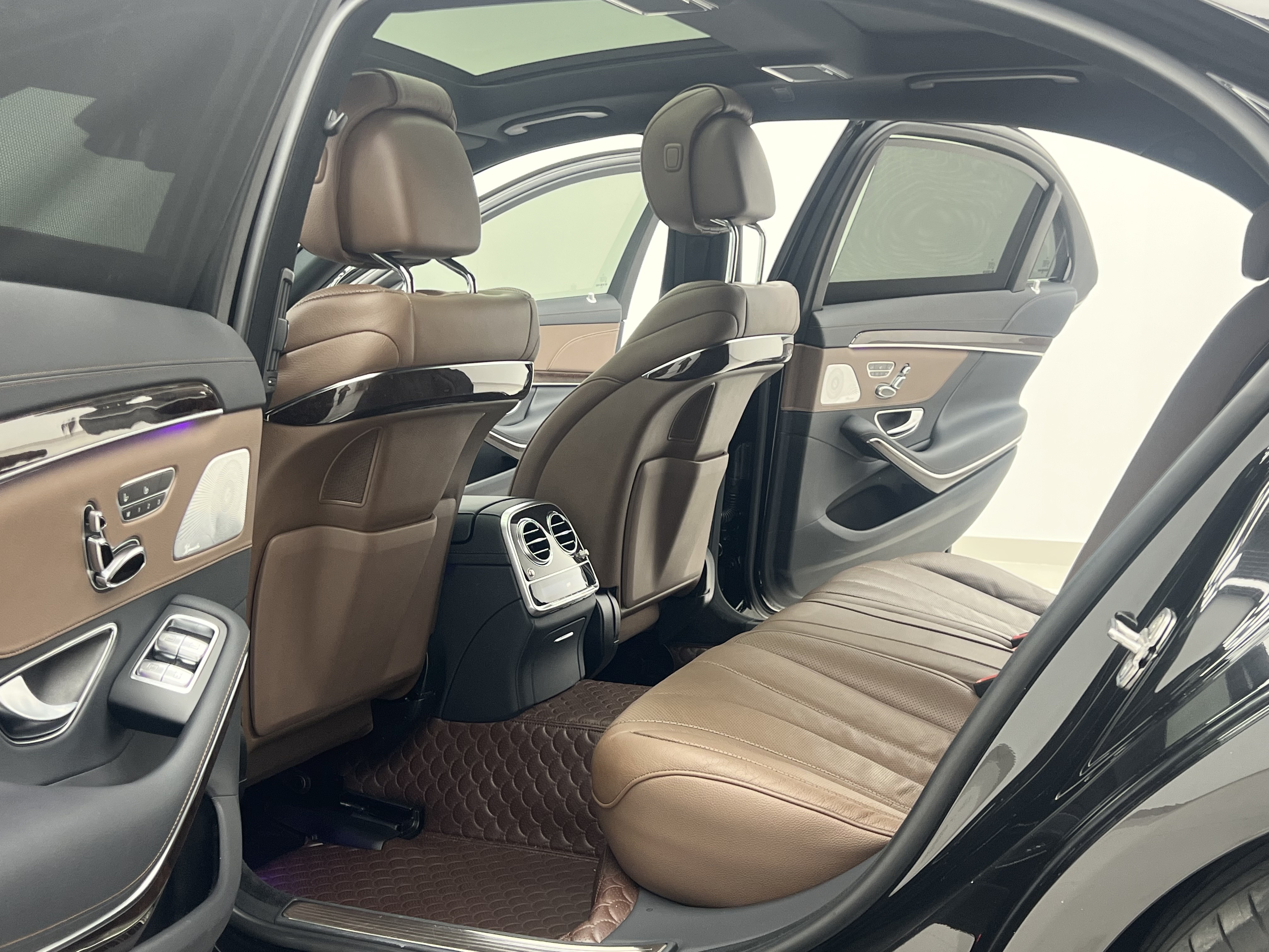 Mercedes-Benz S Class 2019 car image #9