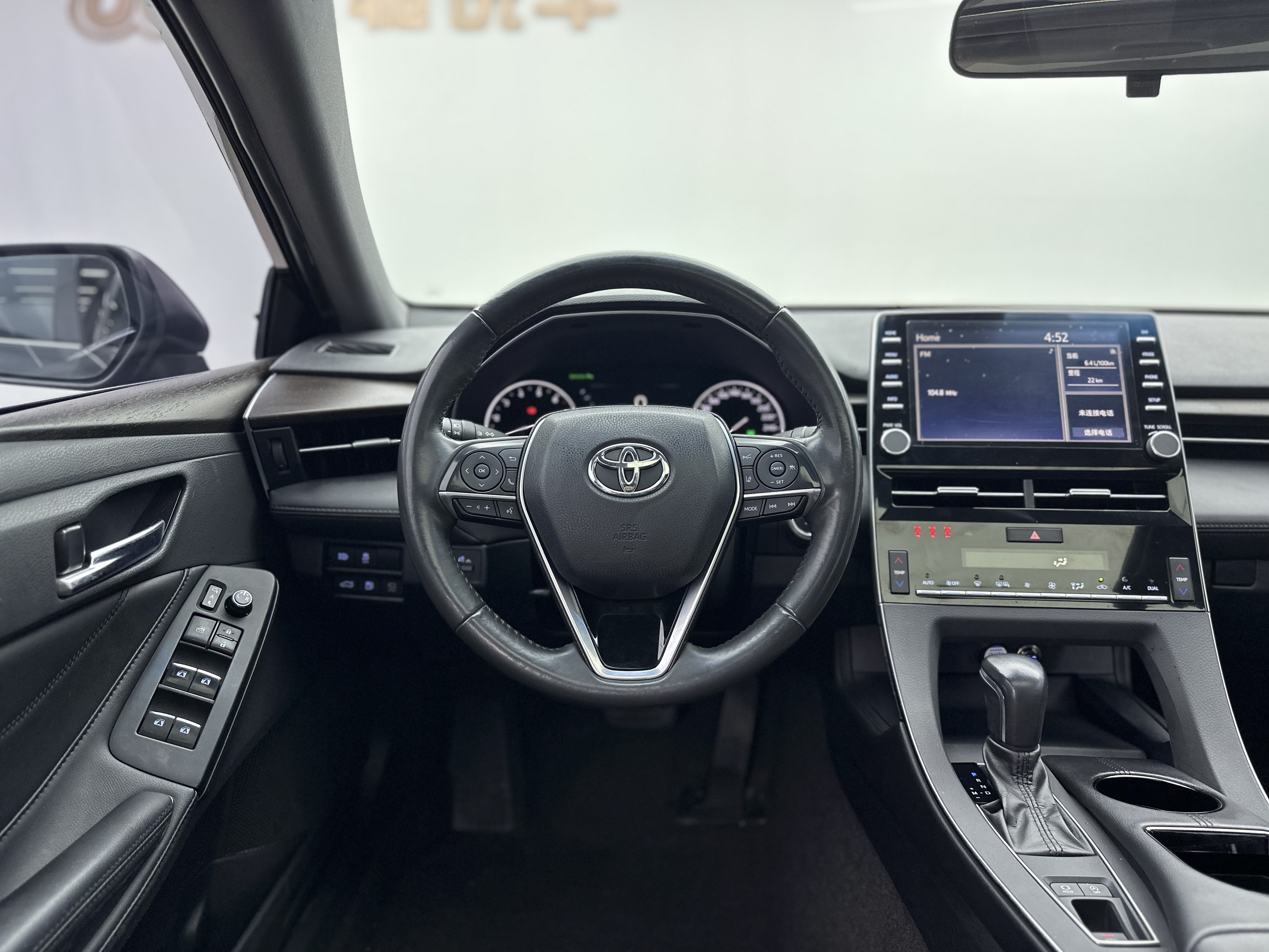 Toyota Avalon 2021 car image #9