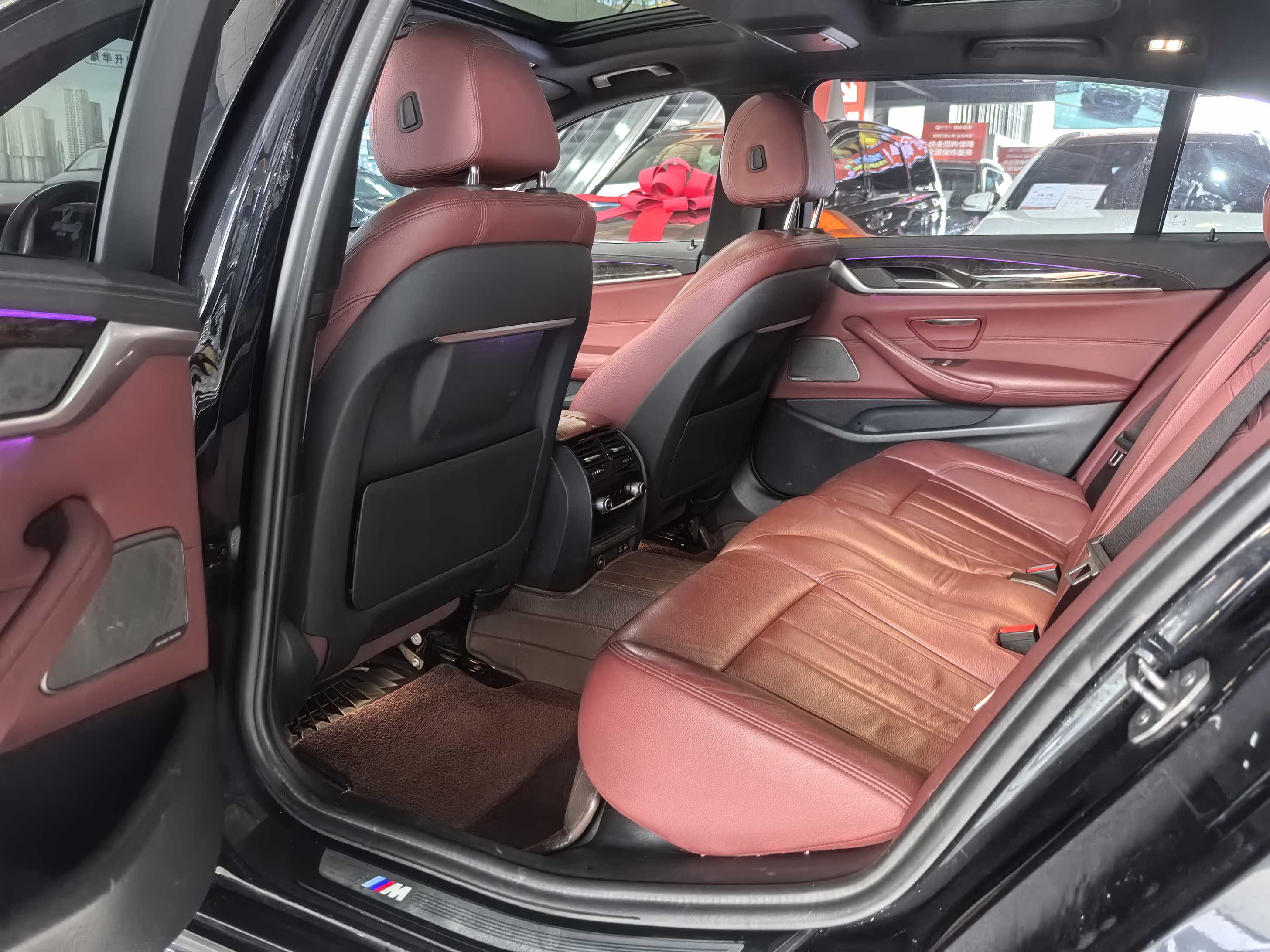 BMW 5 Series 2019 car image #9
