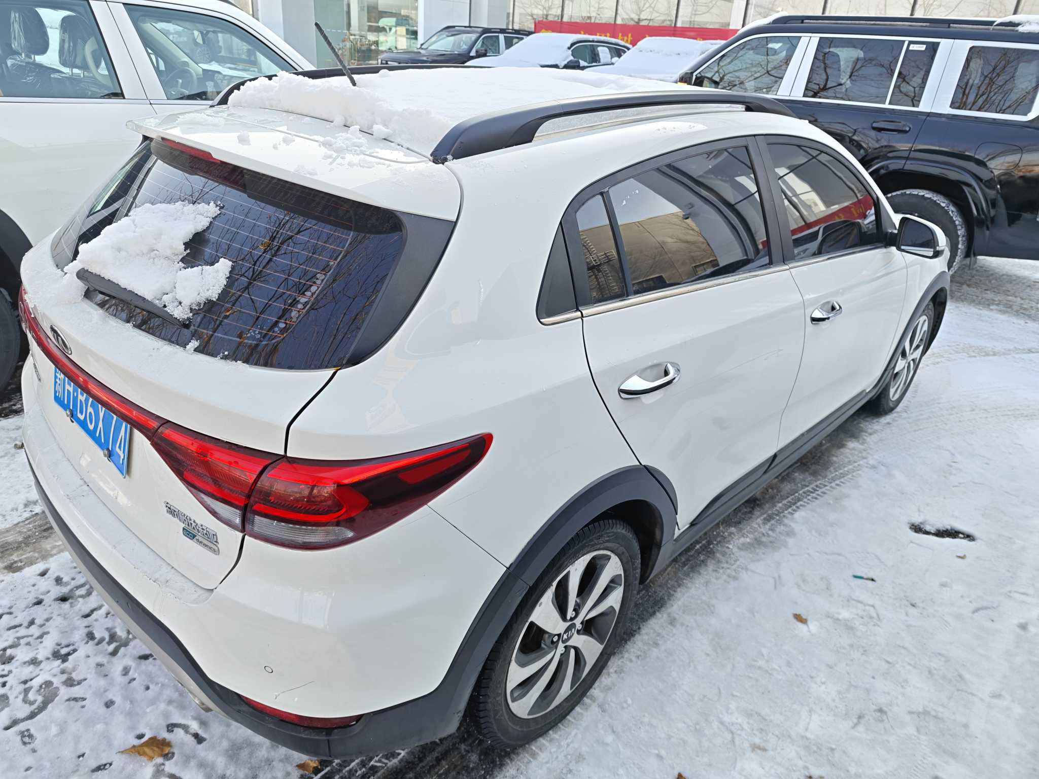 Kia Rio Cross 2020 car image #9