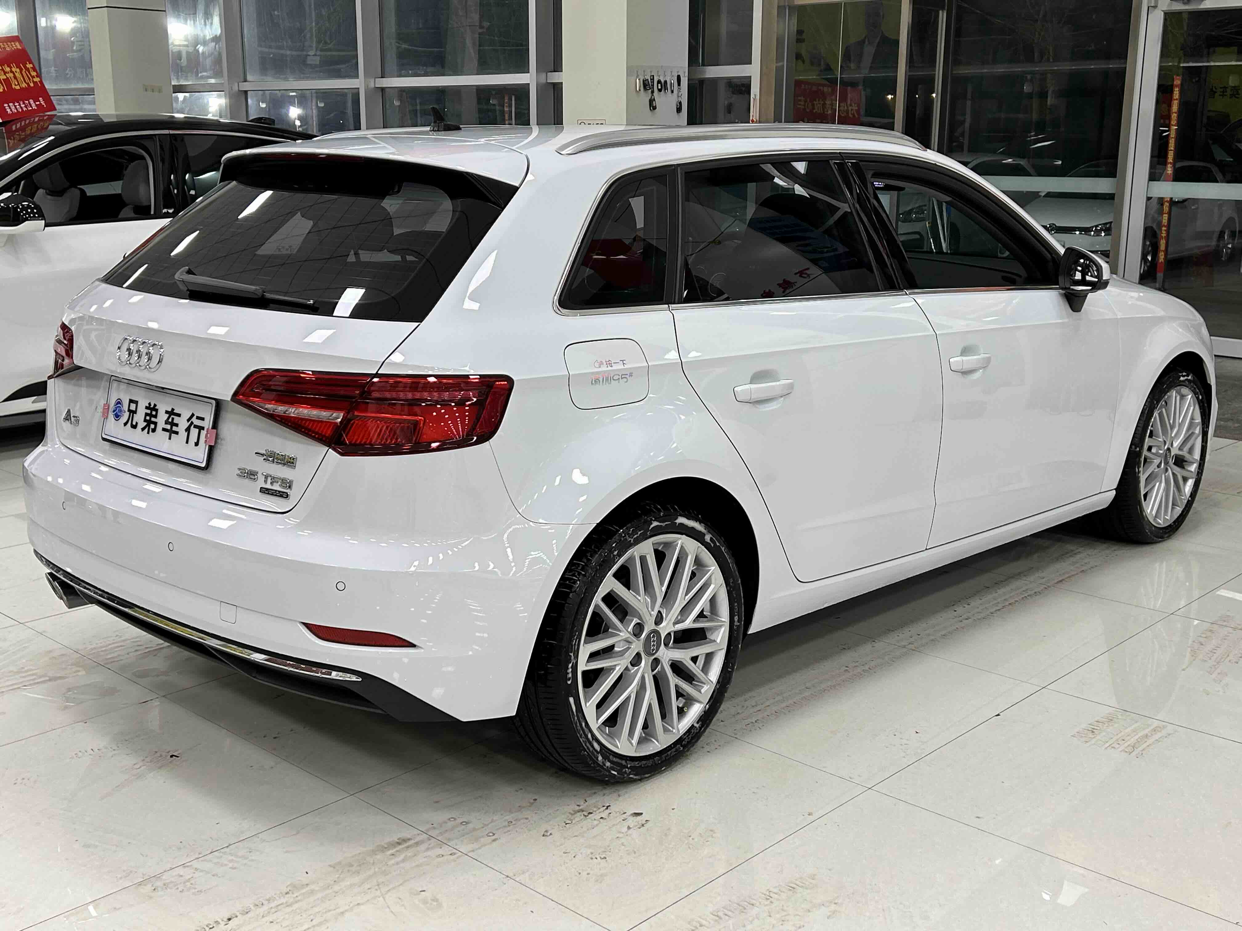 Audi A3 2019 car image #9