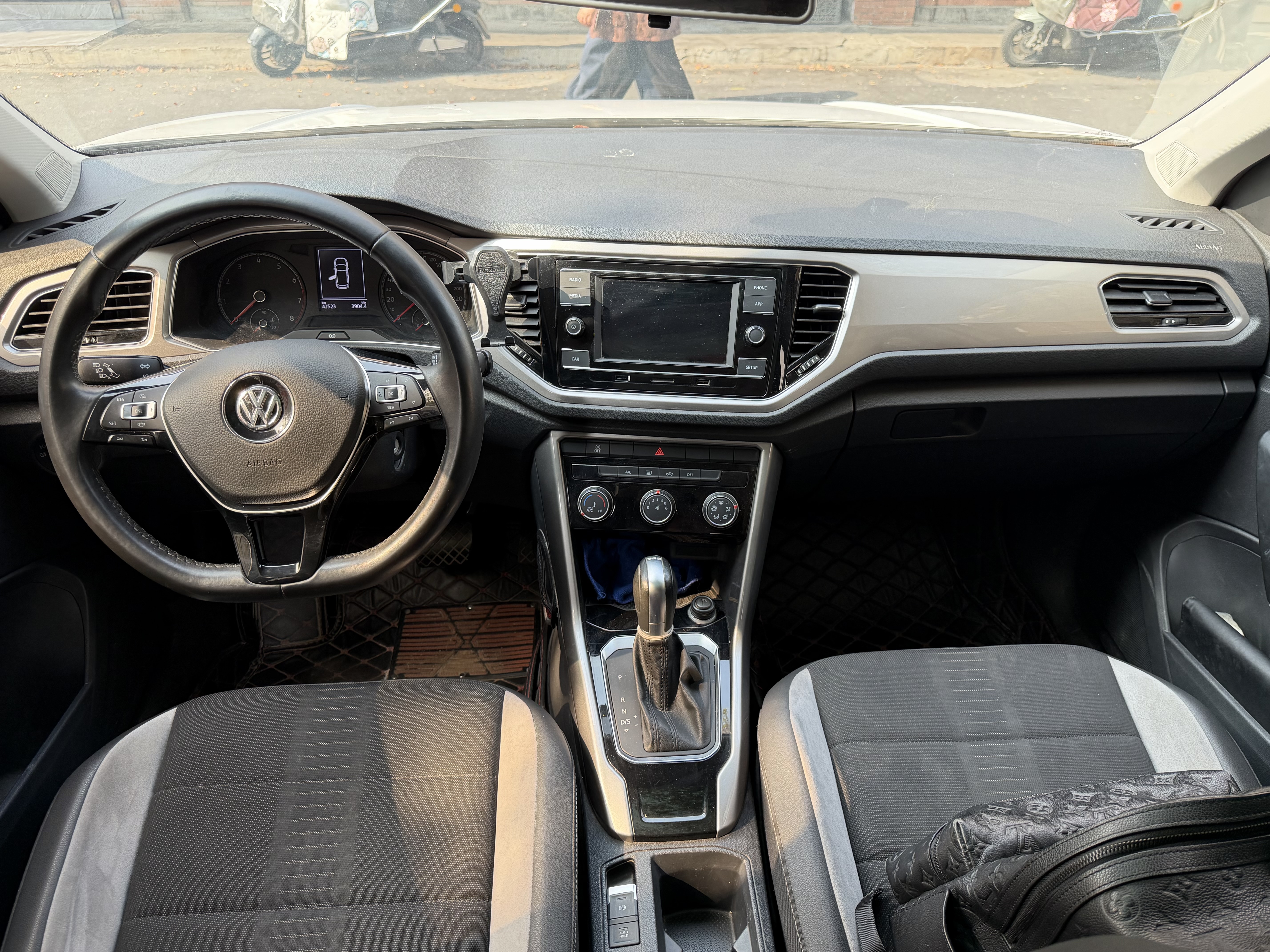 Volkswagen T-Roc 2020 immagine di auto #9