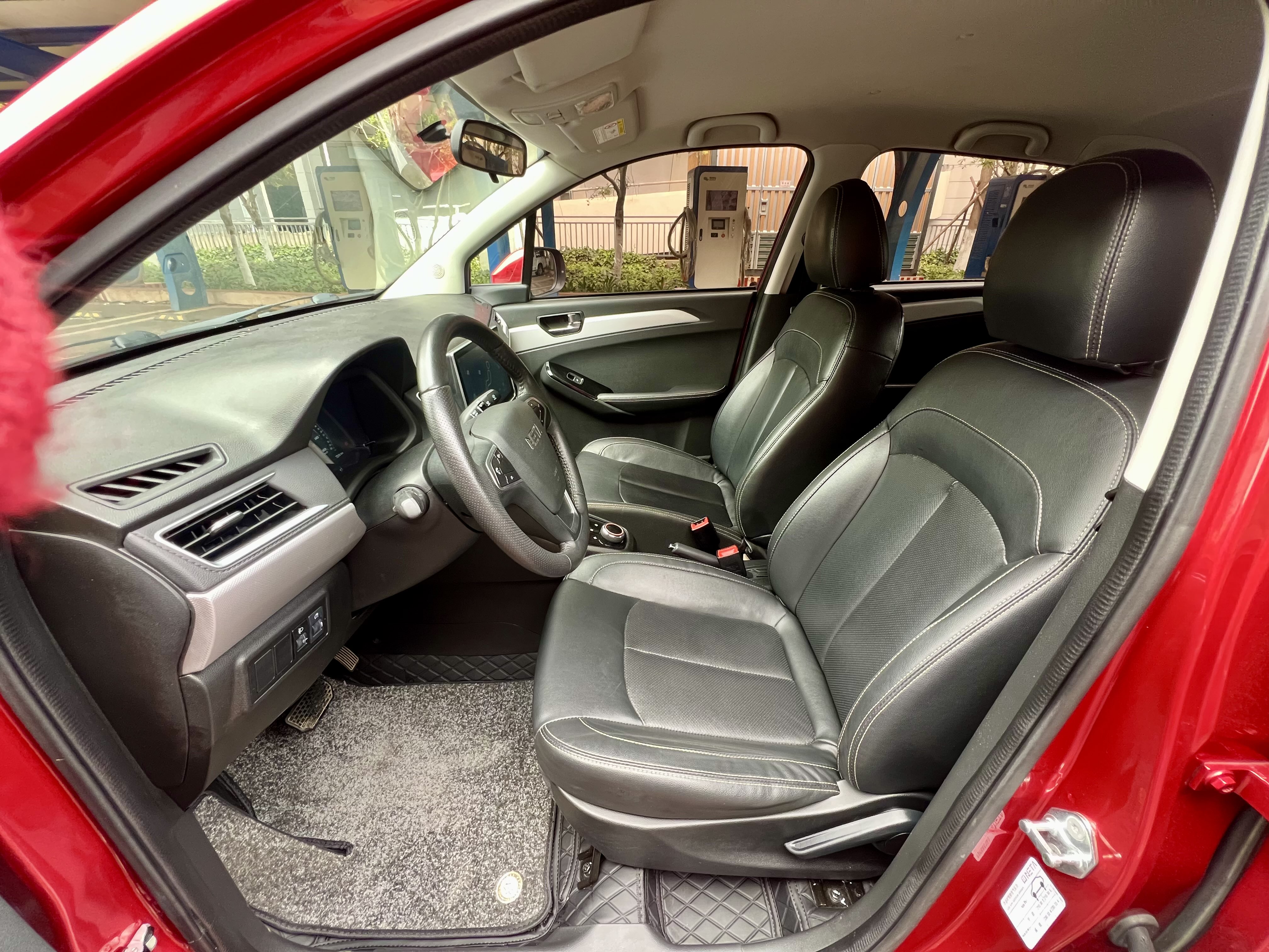 哪吒汽车 哪吒N01 2020 汽车图片 #9