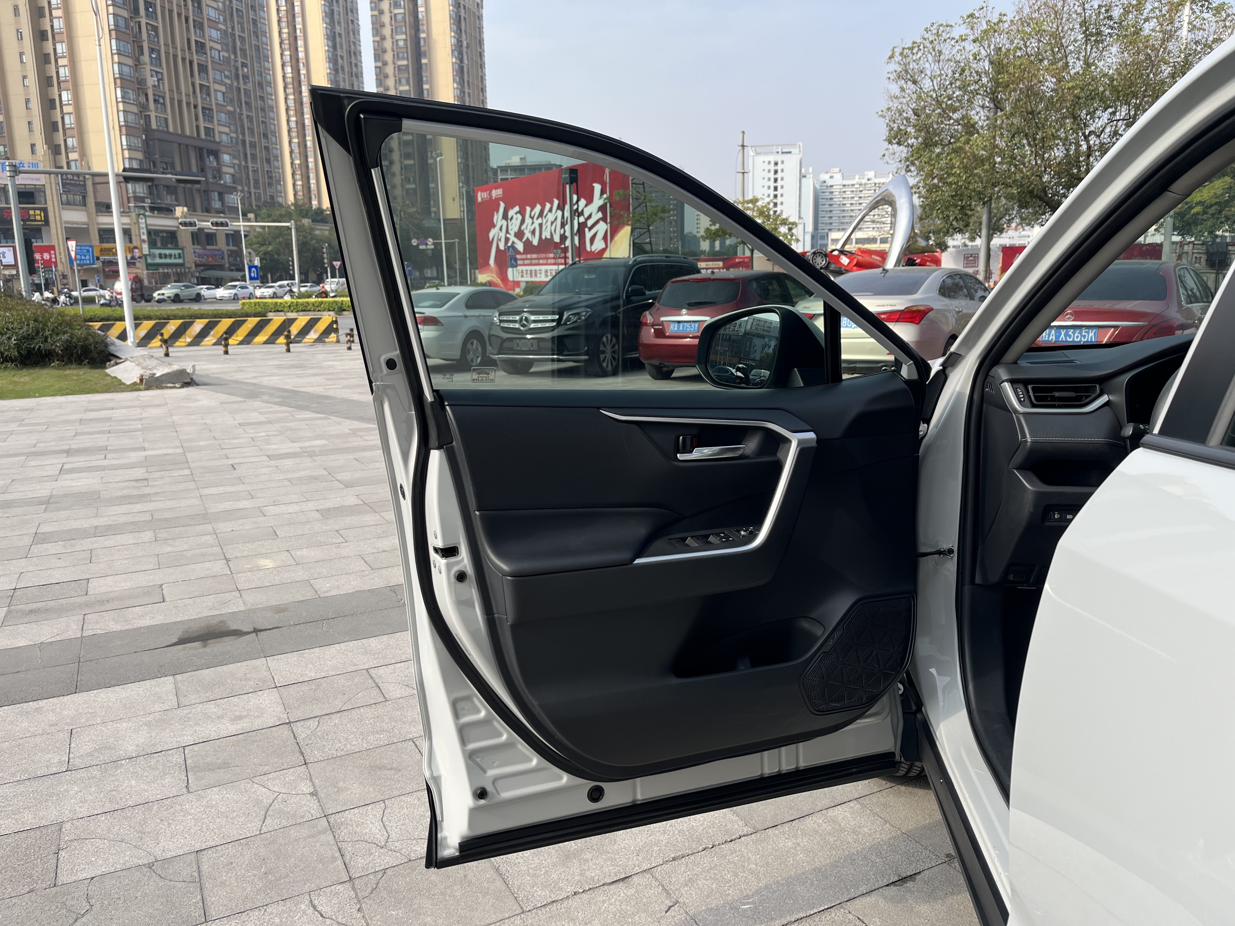 Toyota RAV4 2019 #9 Toyota RAV4 2019 car image #9