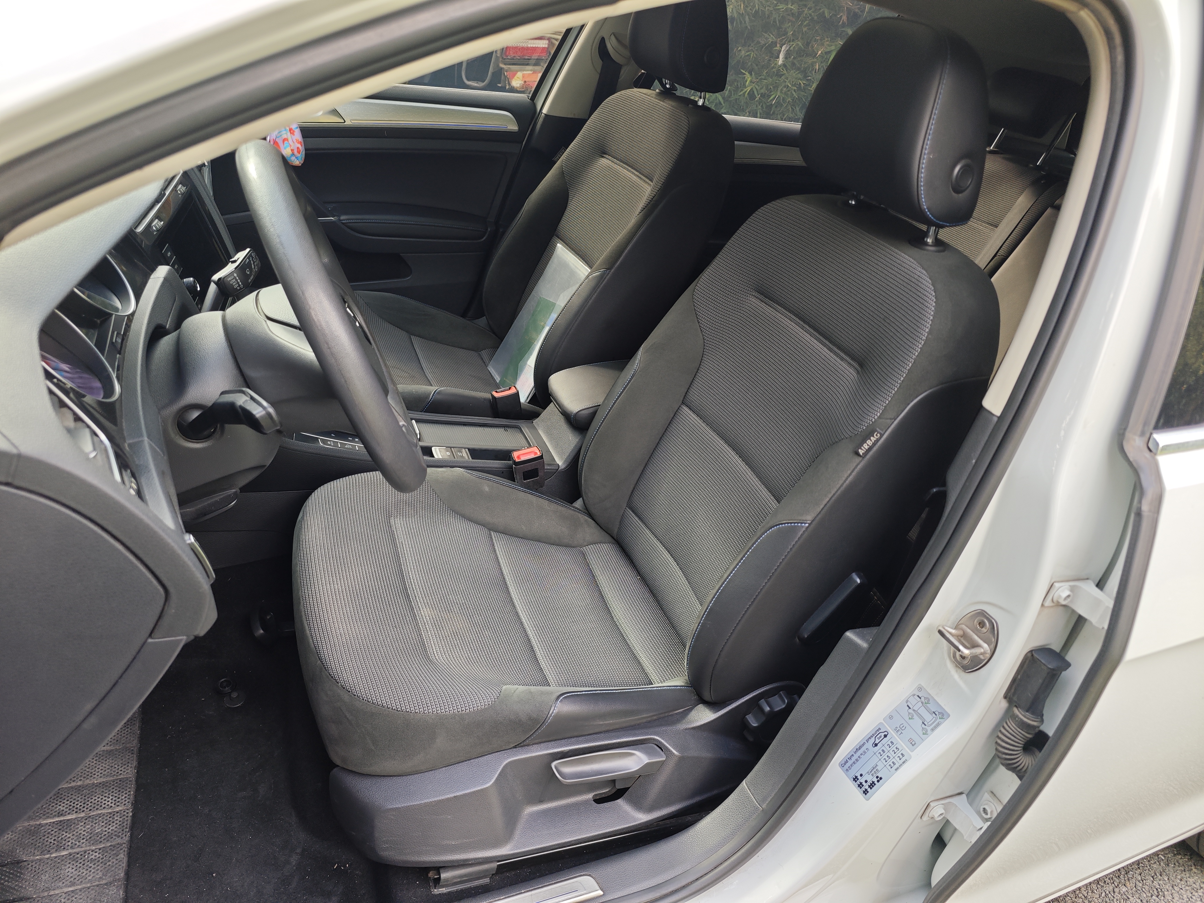 Volkswagen Golf Pure Electric 2021 #9 Volkswagen Golf Pure Electric 2021 car image #9