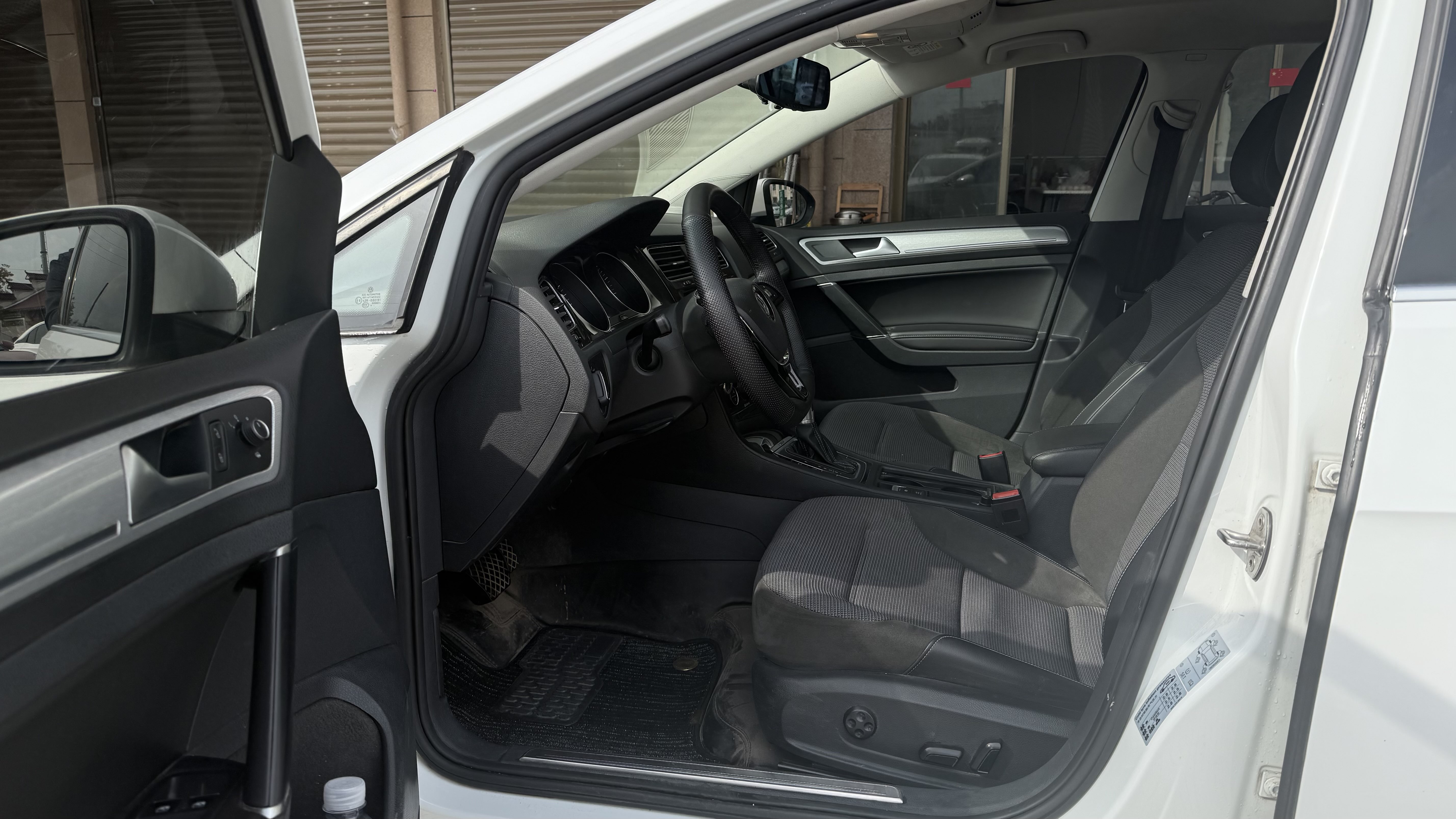 Volkswagen Golf Pure Electric 2021 imagen de coche #9