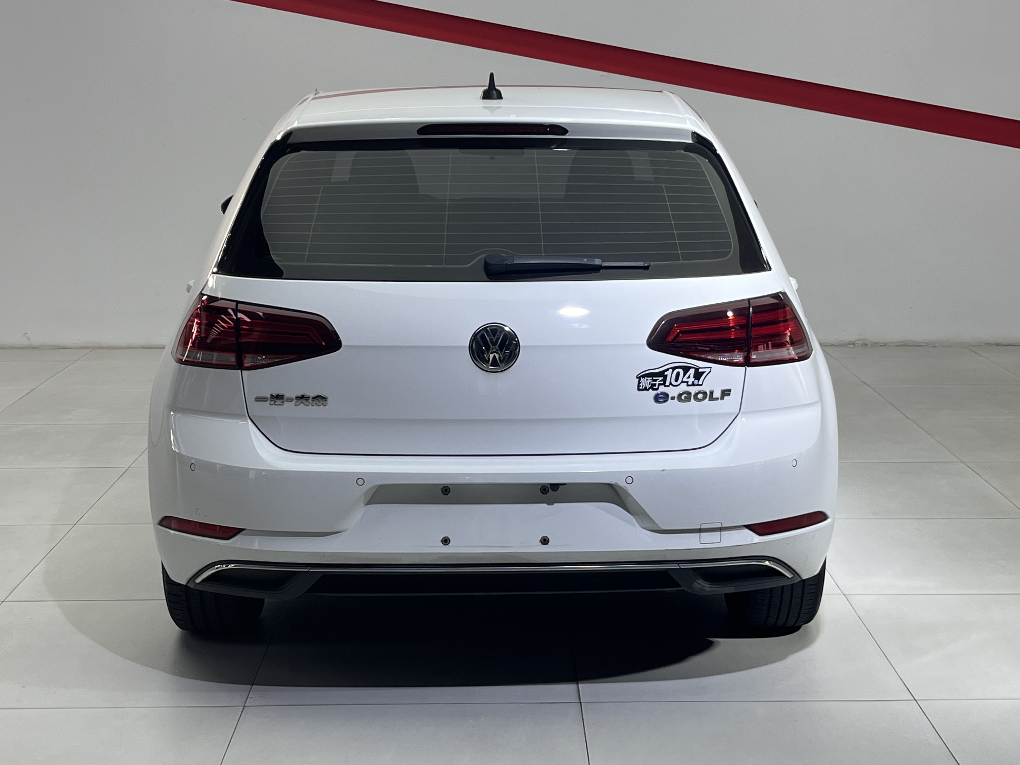 Volkswagen Golf Pure Electric 2021 car image #9